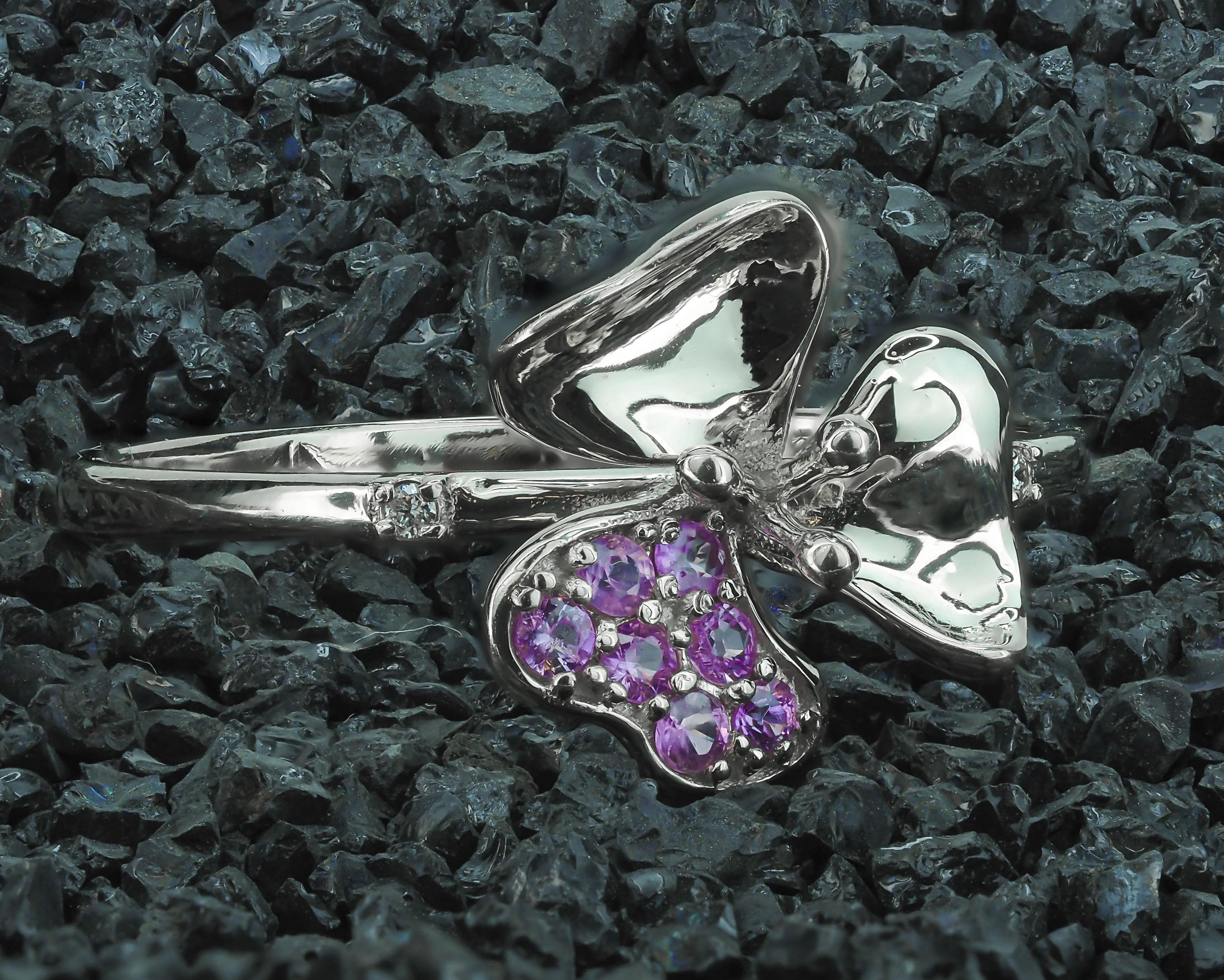 in vendita:  Anello a 3 petali Fiore 14k con pietre preziose 3