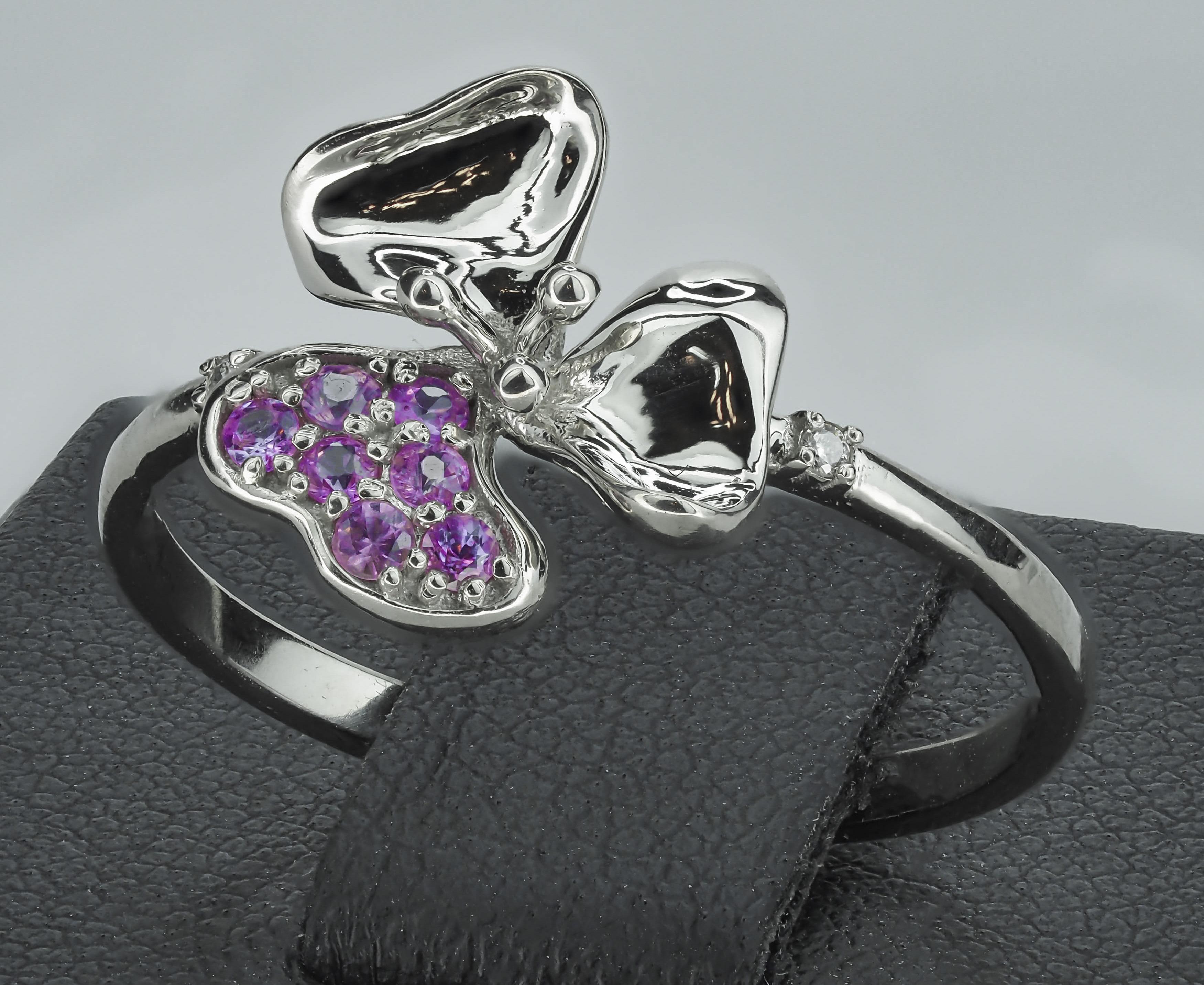 in vendita:  Anello a 3 petali Fiore 14k con pietre preziose 6
