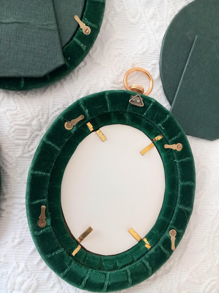 20th Century 3 Photo Frames, Picture Frame, Virtorian of Emerald Green Velvet and Brass For Sale