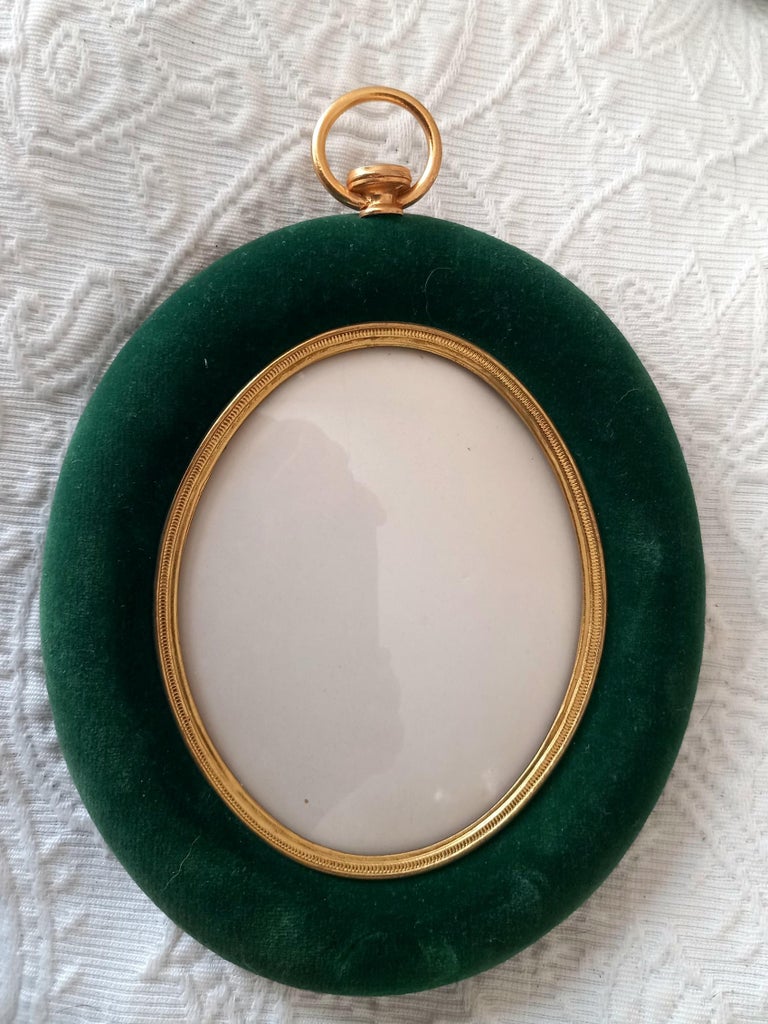 3 Photo Frames, Picture Frame, Virtorian of Emerald Green Velvet and Brass For Sale 2