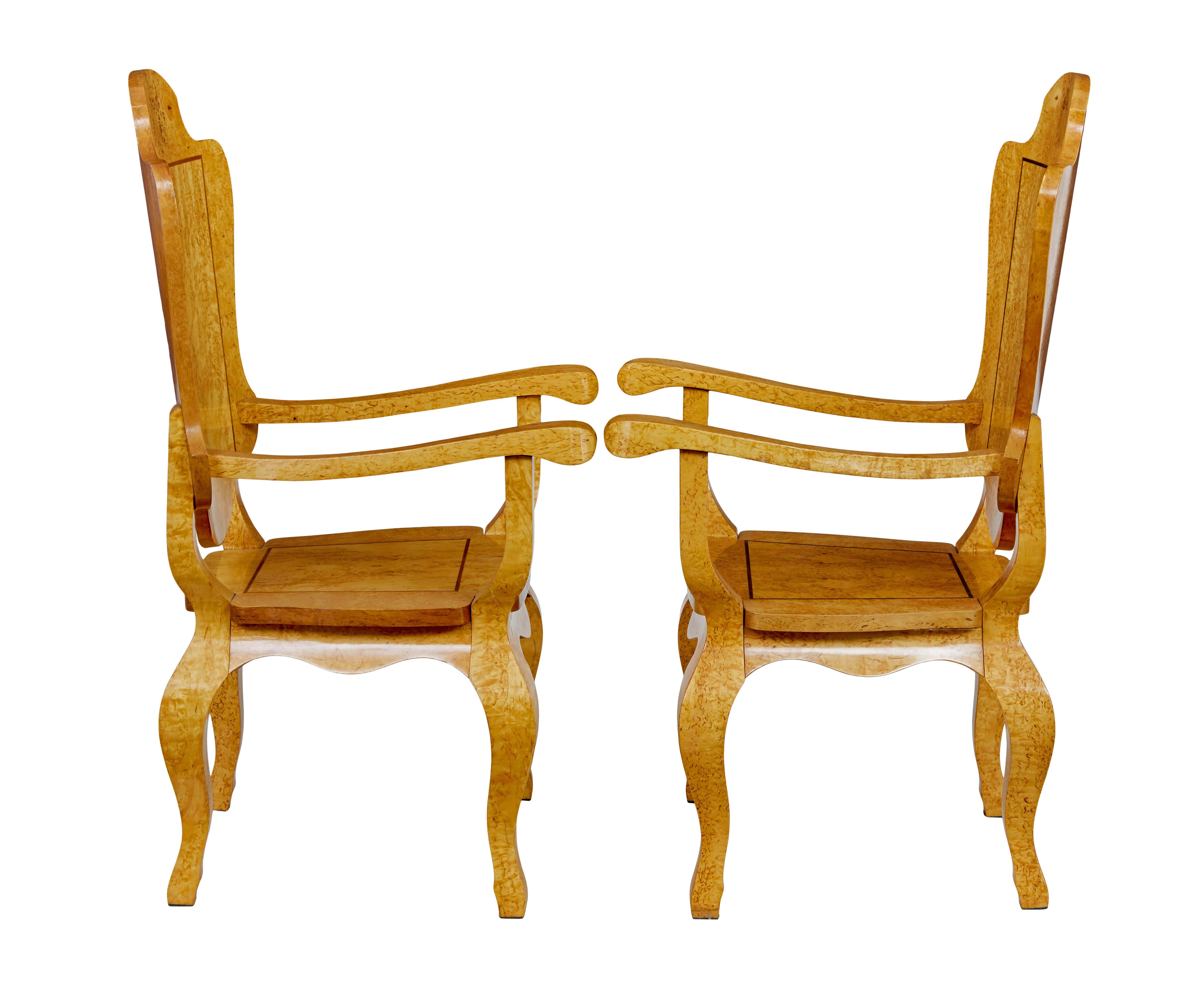 Incrusté Table à jeux et fauteuils en loupe de bouleau 3 pièces du 20e siècle en vente
