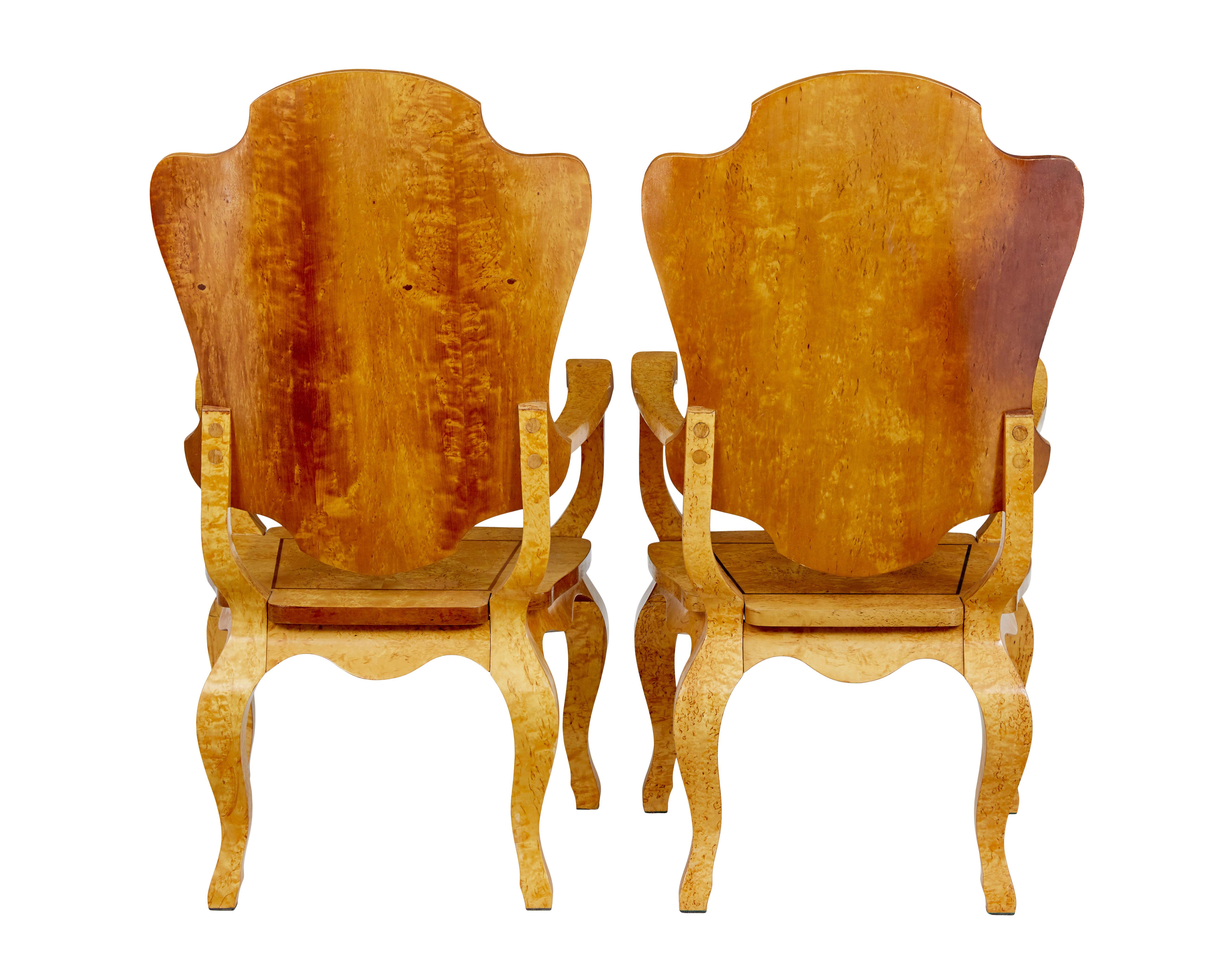 Table à jeux et fauteuils en loupe de bouleau 3 pièces du 20e siècle Bon état - En vente à Debenham, Suffolk