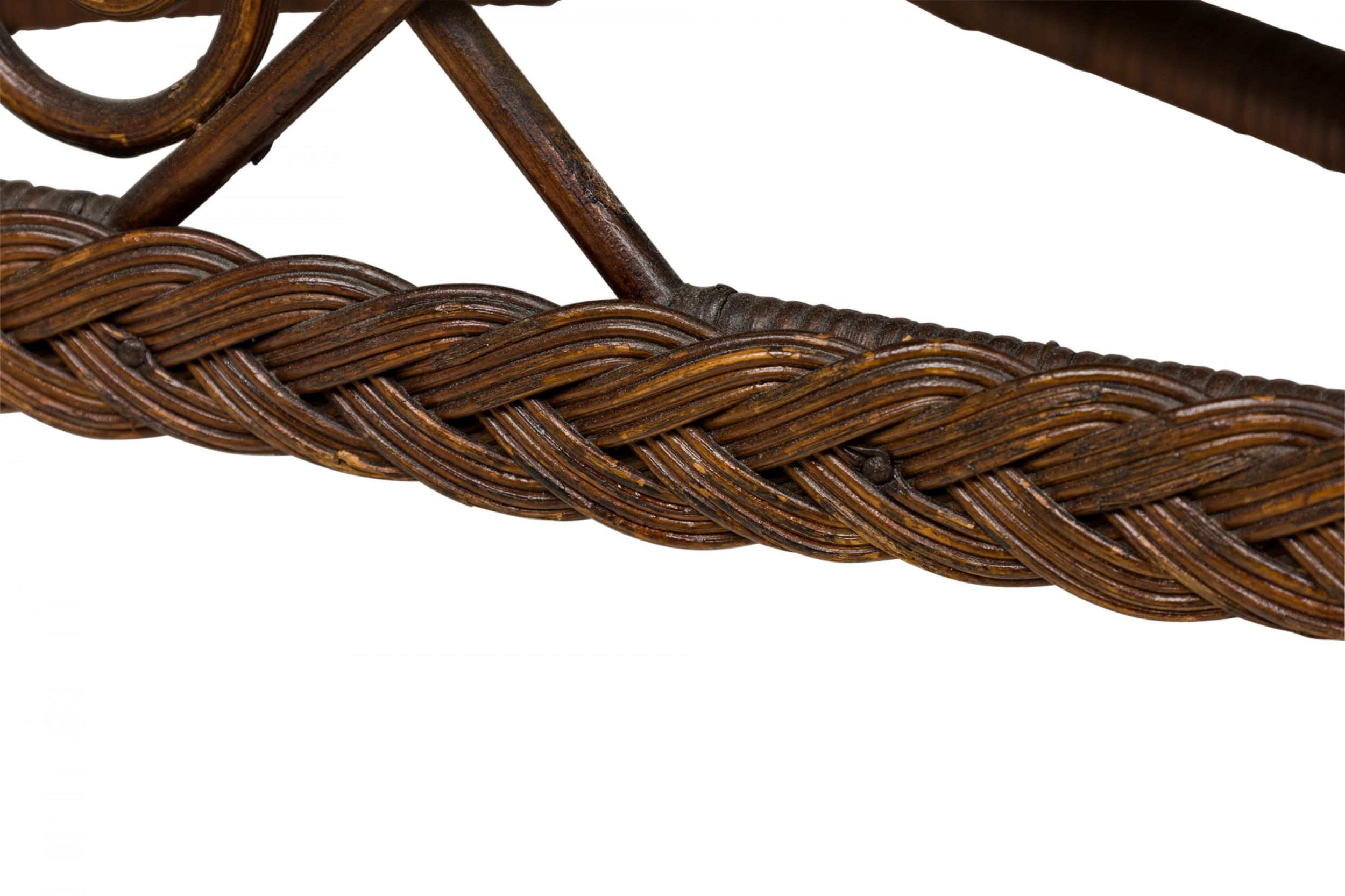 3teiliges amerikanisches viktorianisches Sitzset aus geflochtenem Korbgeflecht mit Schnörkeln und Gitter  im Angebot 6