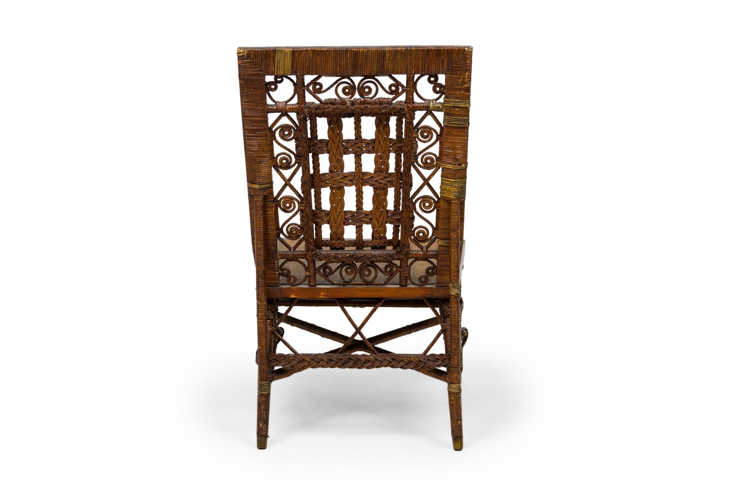 3teiliges amerikanisches viktorianisches Sitzset aus geflochtenem Korbgeflecht mit Schnörkeln und Gitter  (Korbweide) im Angebot
