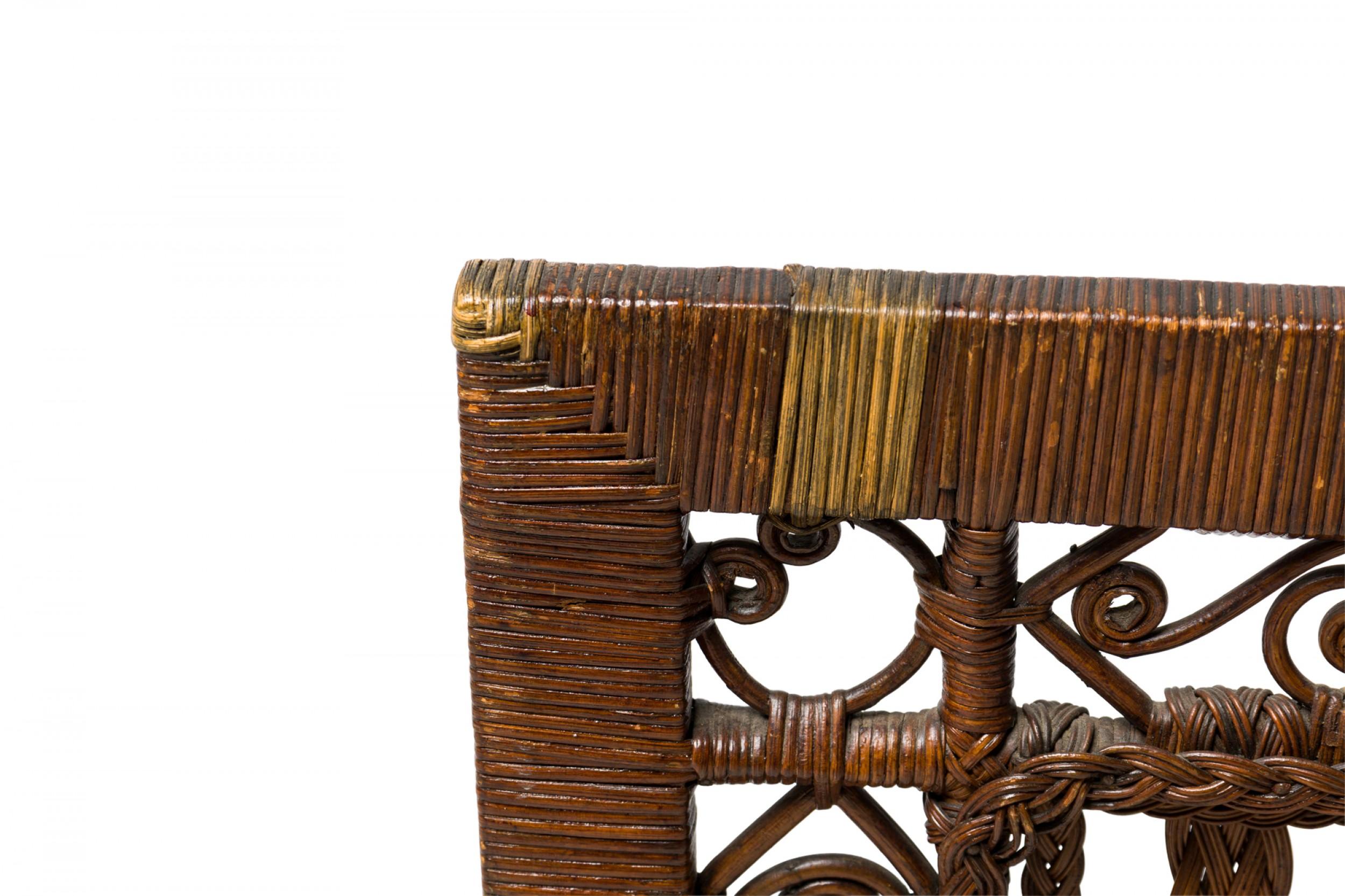 3teiliges amerikanisches viktorianisches Sitzset aus geflochtenem Korbgeflecht mit Schnörkeln und Gitter  im Angebot 1