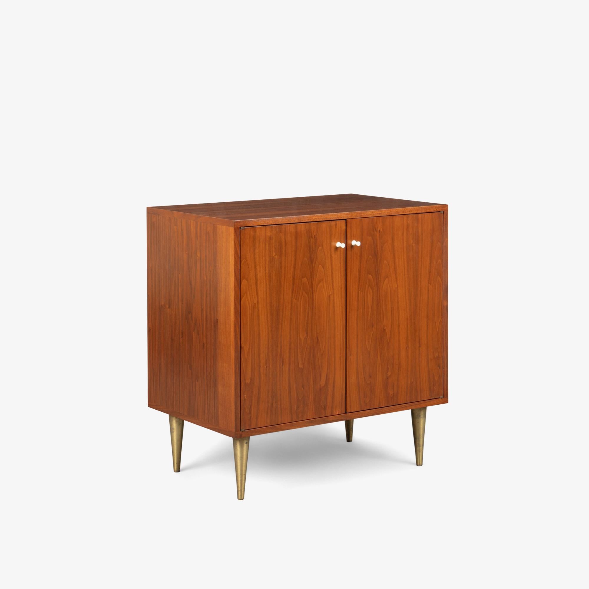 3-teilige Credenza aus Nussbaum, Emaille und Messing im In the style of George Nelson im Angebot 2