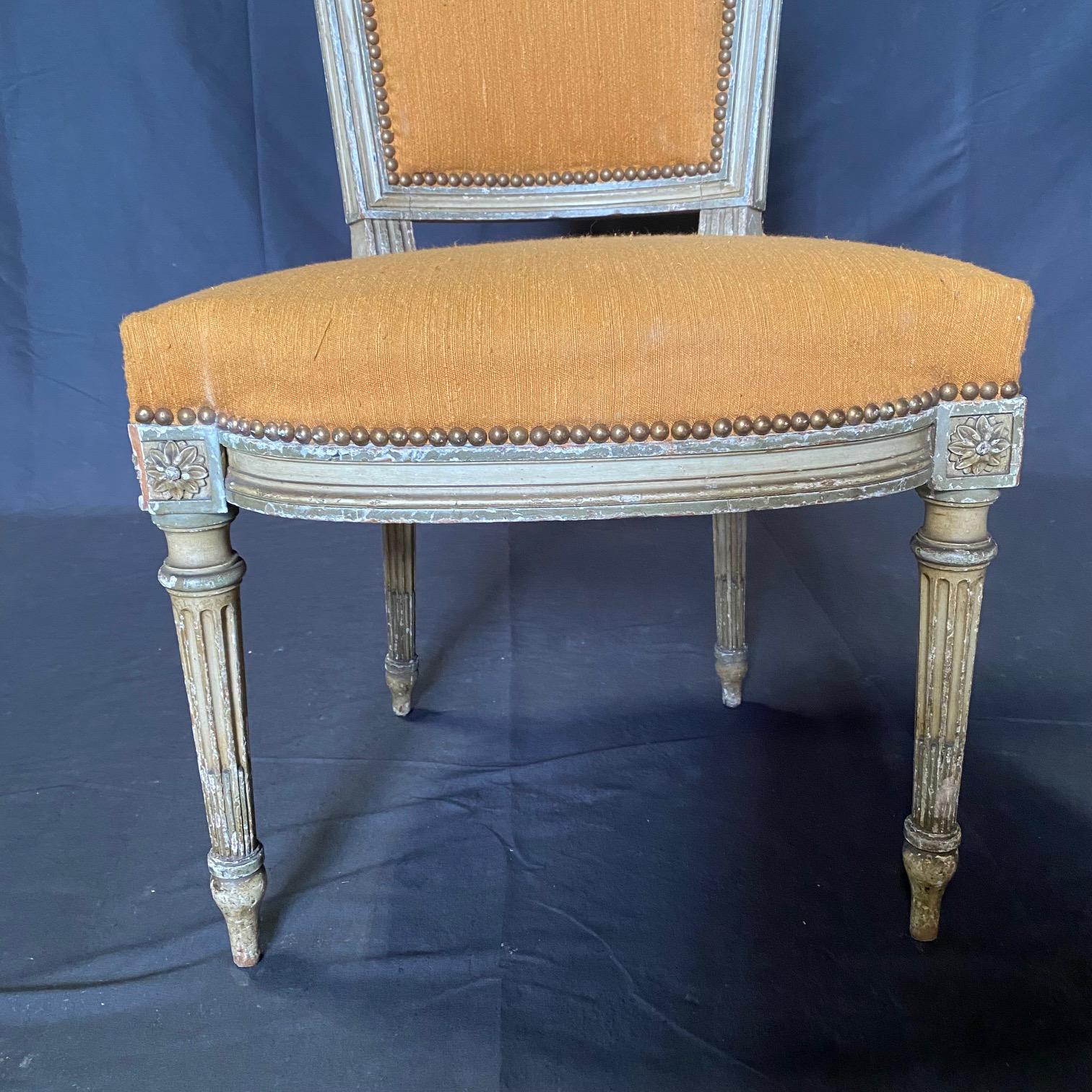 3 pezzi di un elegante e raro set da salotto classico francese Luigi XVI del XIX secolo 10