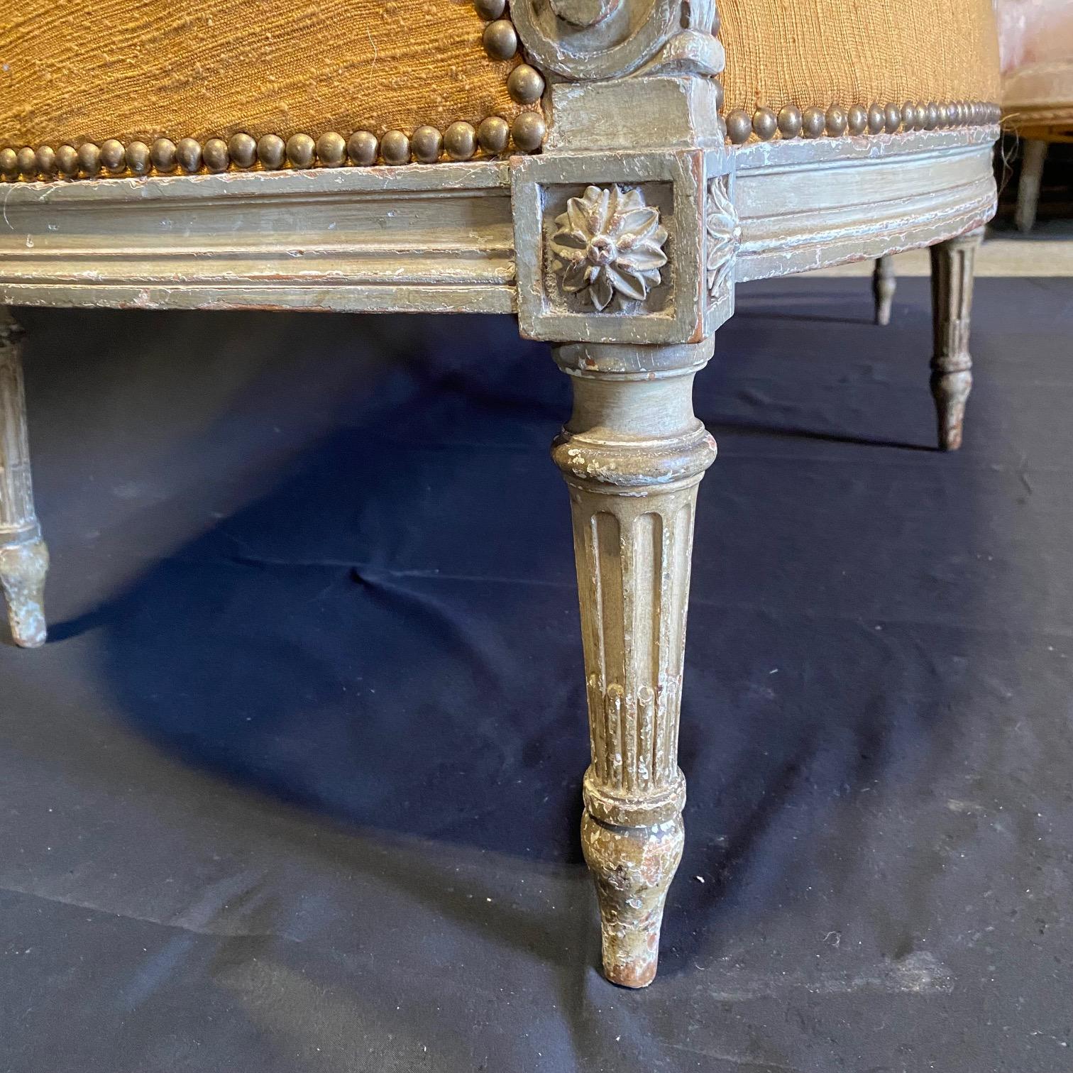 3 pezzi di un elegante e raro set da salotto classico francese Luigi XVI del XIX secolo 3