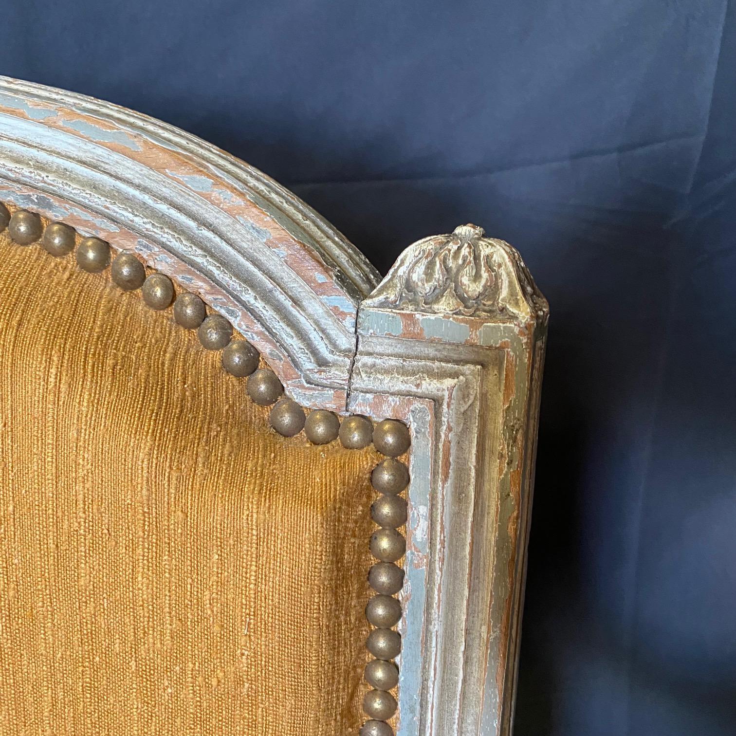 3 pezzi di un elegante e raro set da salotto classico francese Luigi XVI del XIX secolo 4