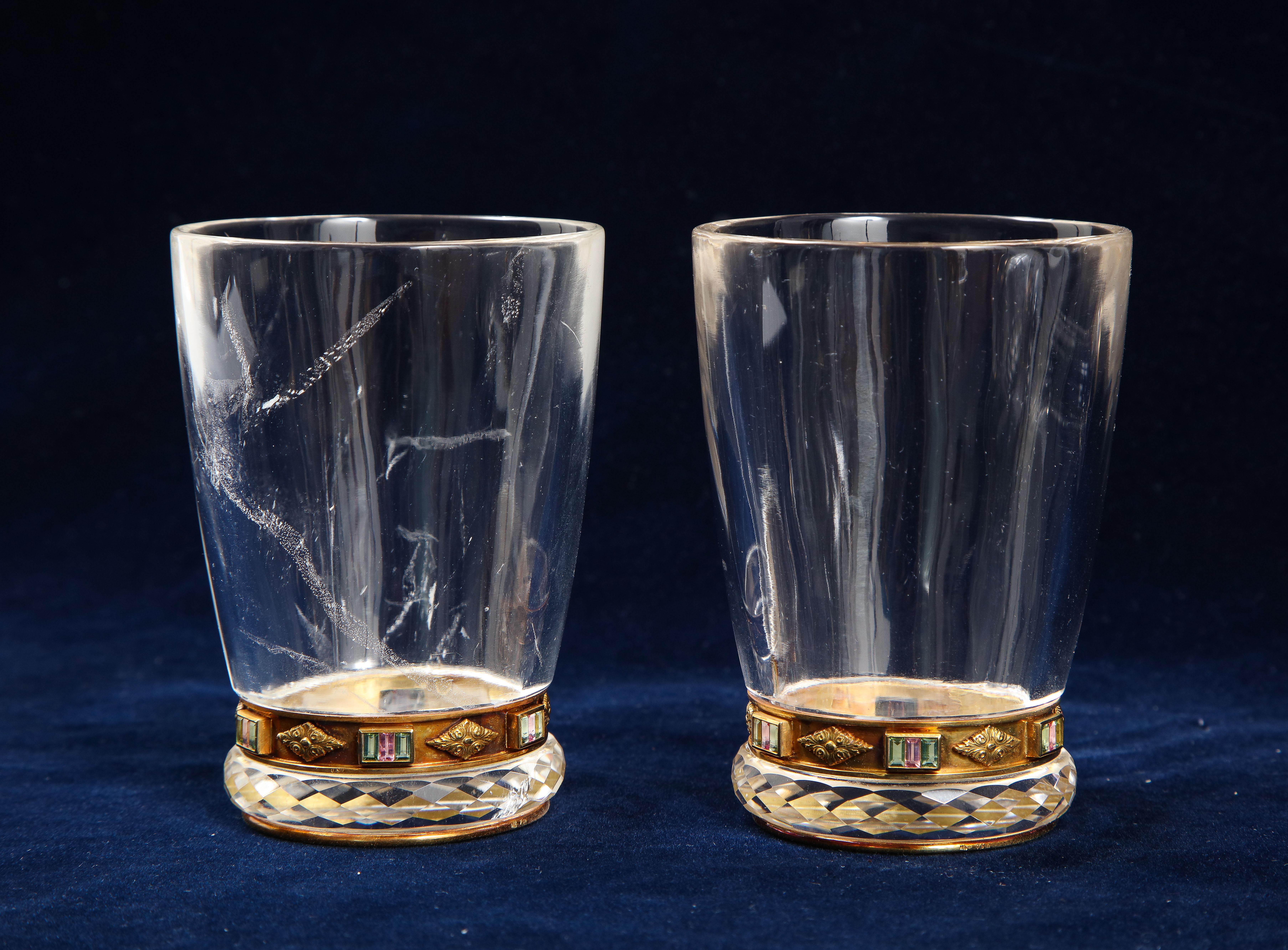 Juego de Decantador de 3 Piezas Tallado en Cristal de Roca Montado en Oro y Joyas, en Estuche Original en venta 8