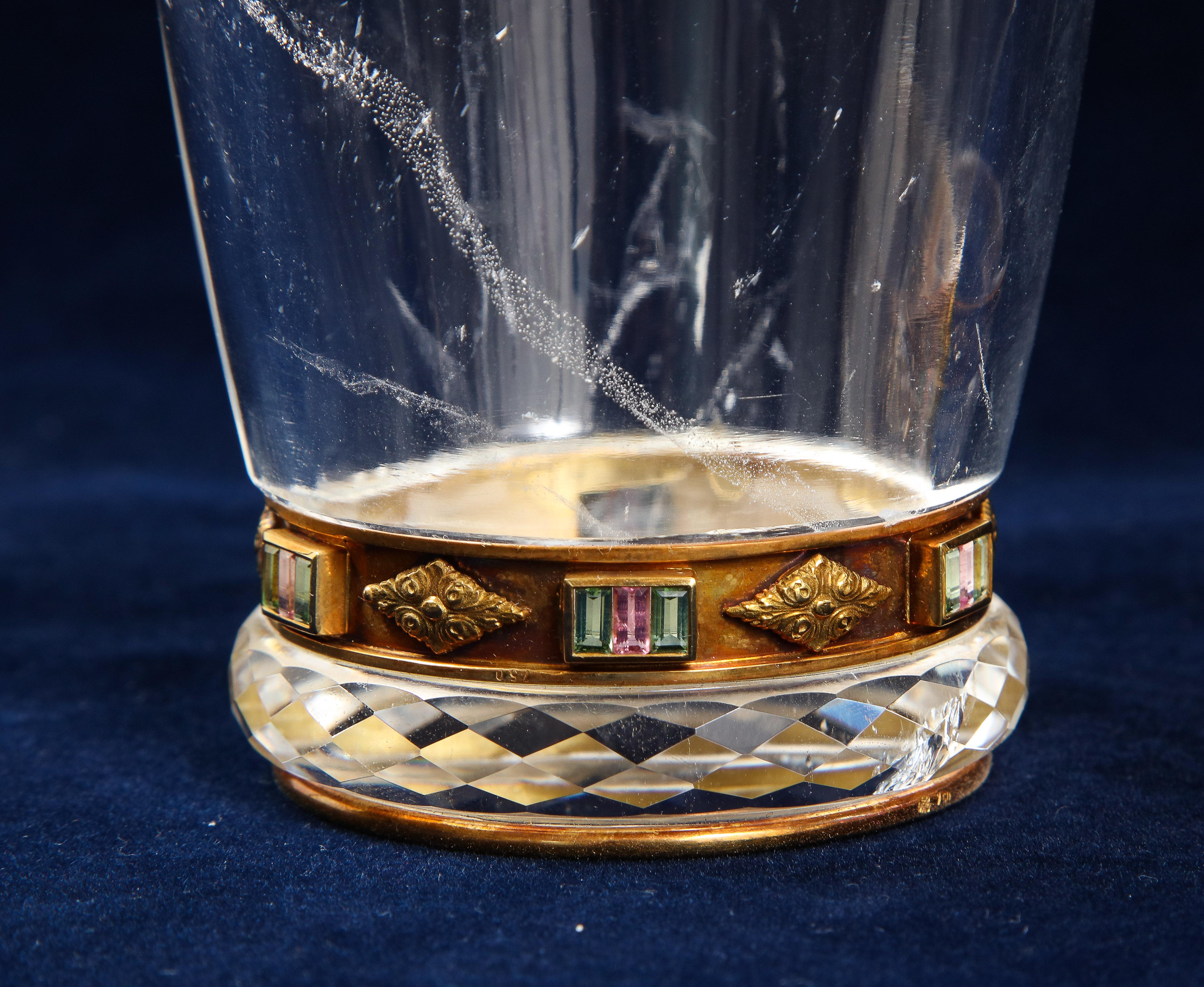 Juego de Decantador de 3 Piezas Tallado en Cristal de Roca Montado en Oro y Joyas, en Estuche Original en venta 9