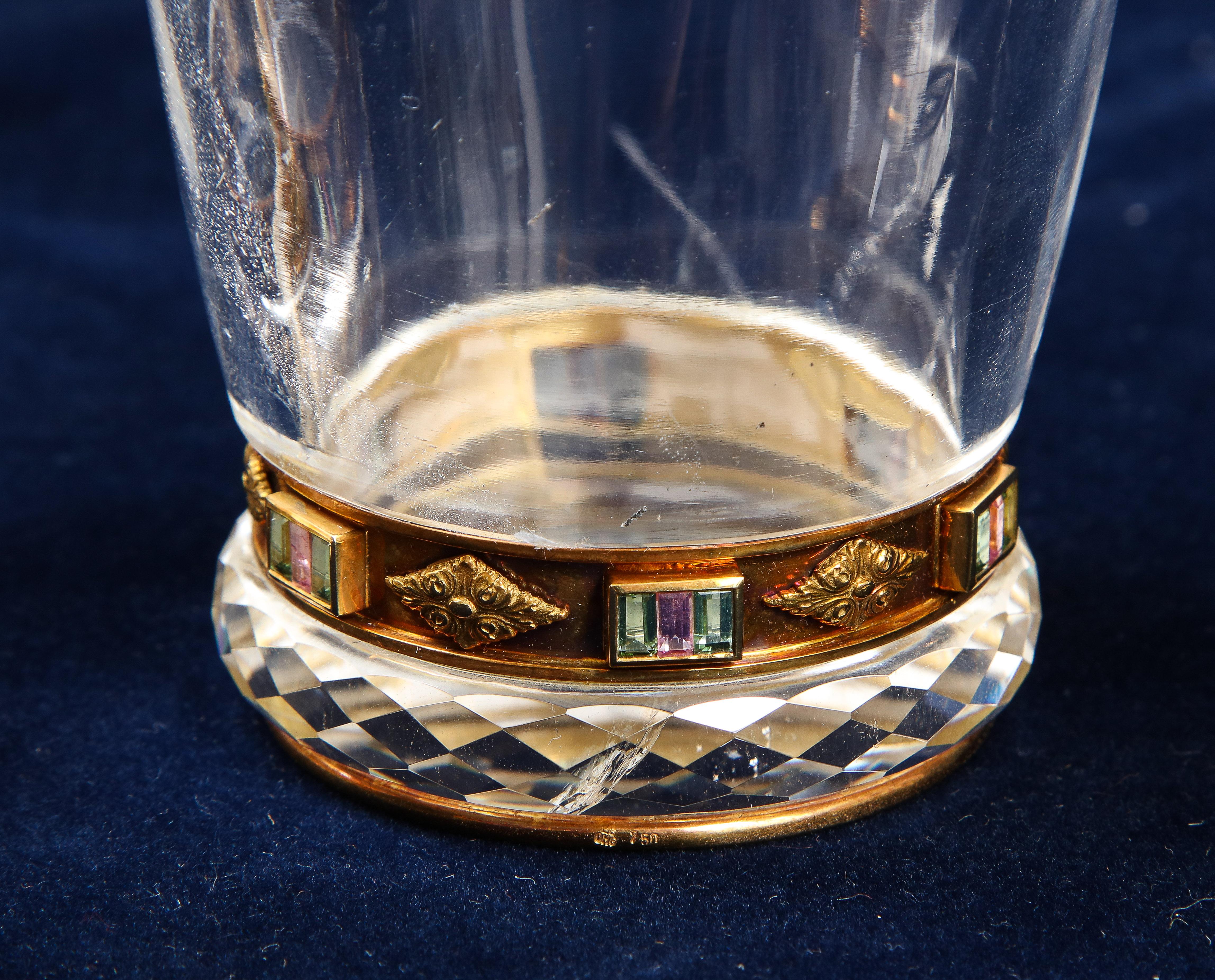 Juego de Decantador de 3 Piezas Tallado en Cristal de Roca Montado en Oro y Joyas, en Estuche Original en venta 11