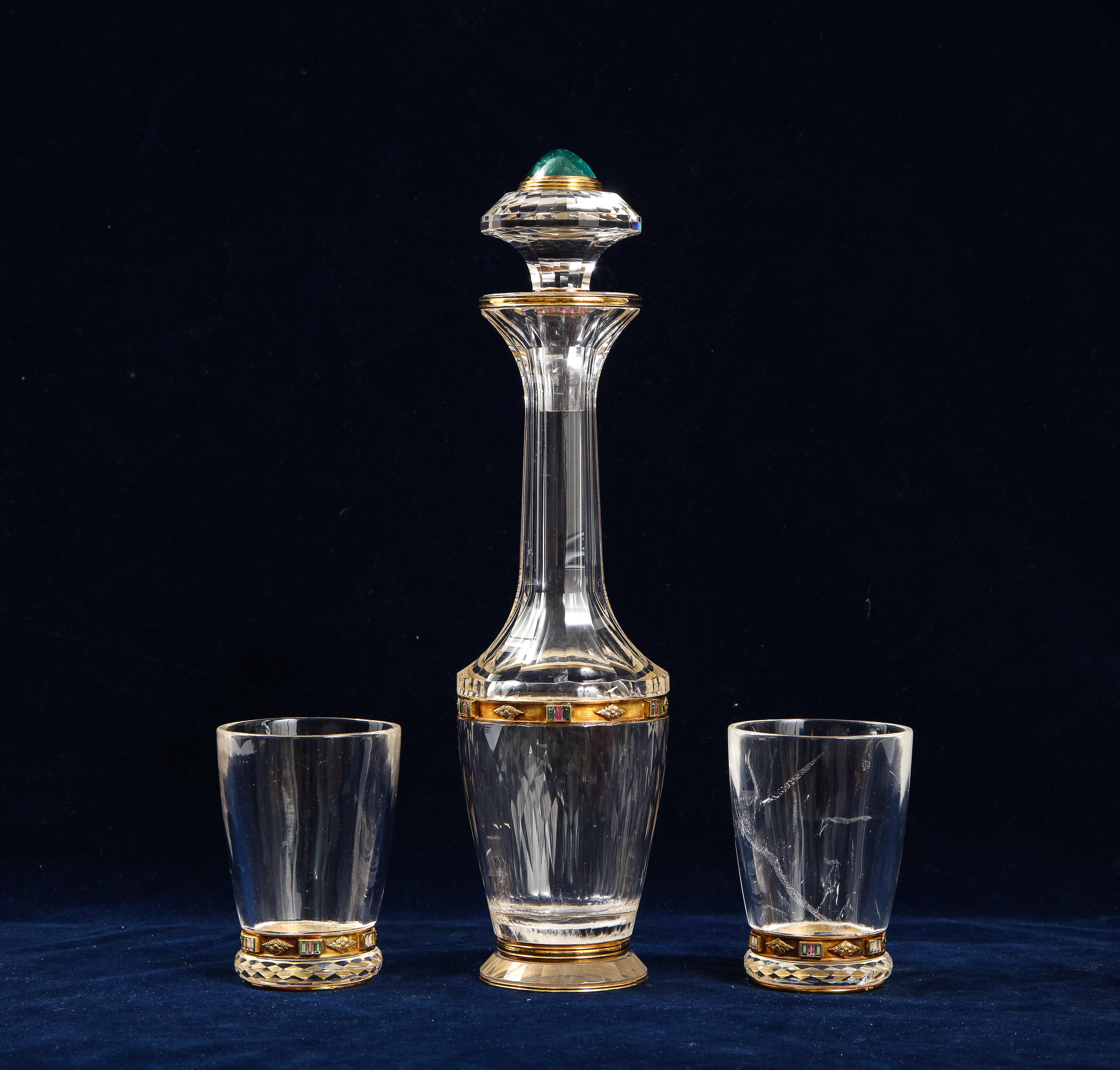 Juego de Decantador de 3 Piezas Tallado en Cristal de Roca Montado en Oro y Joyas, en Estuche Original Hecho a mano en venta