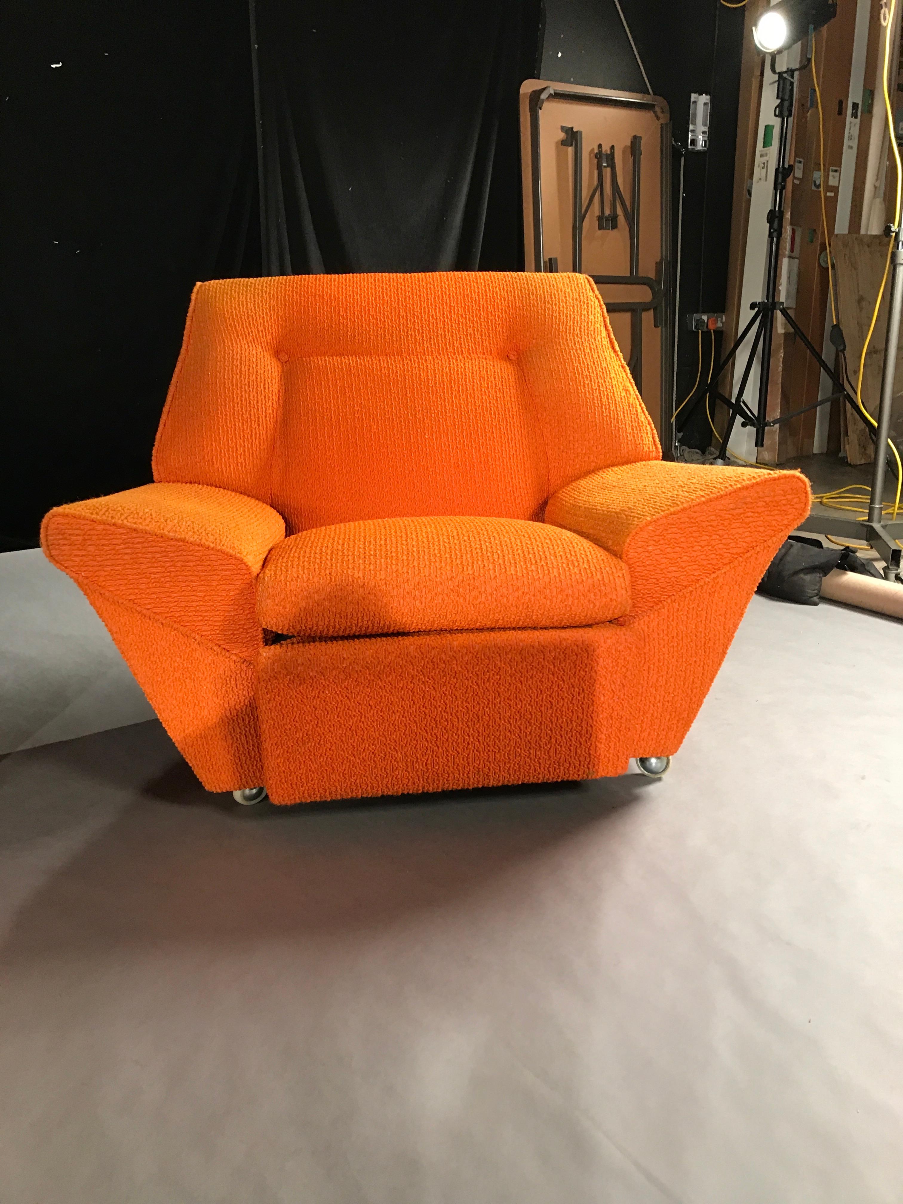 Wool 3-Piece Lounge Suite 3-seat settee Sofa Armchair Pair Vintage 1970 Orange Boucle For Sale