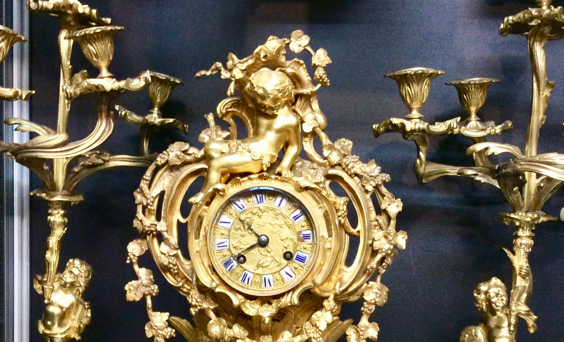 19th Century 3-Piece Set Bronze Ormolu Decorative French Clock, circa 1870 2