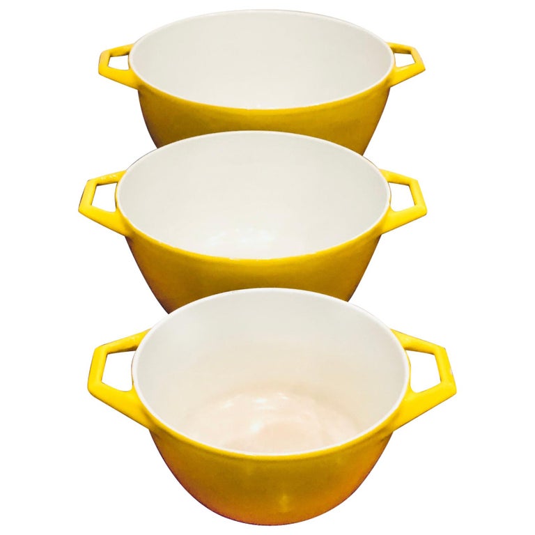 https://a.1stdibscdn.com/3-piece-set-of-enameled-cookware-by-copco-of-denmark-designed-by-michael-lax-for-sale/1121189/f_177442721580363818063/17744272_master.jpeg?width=768
