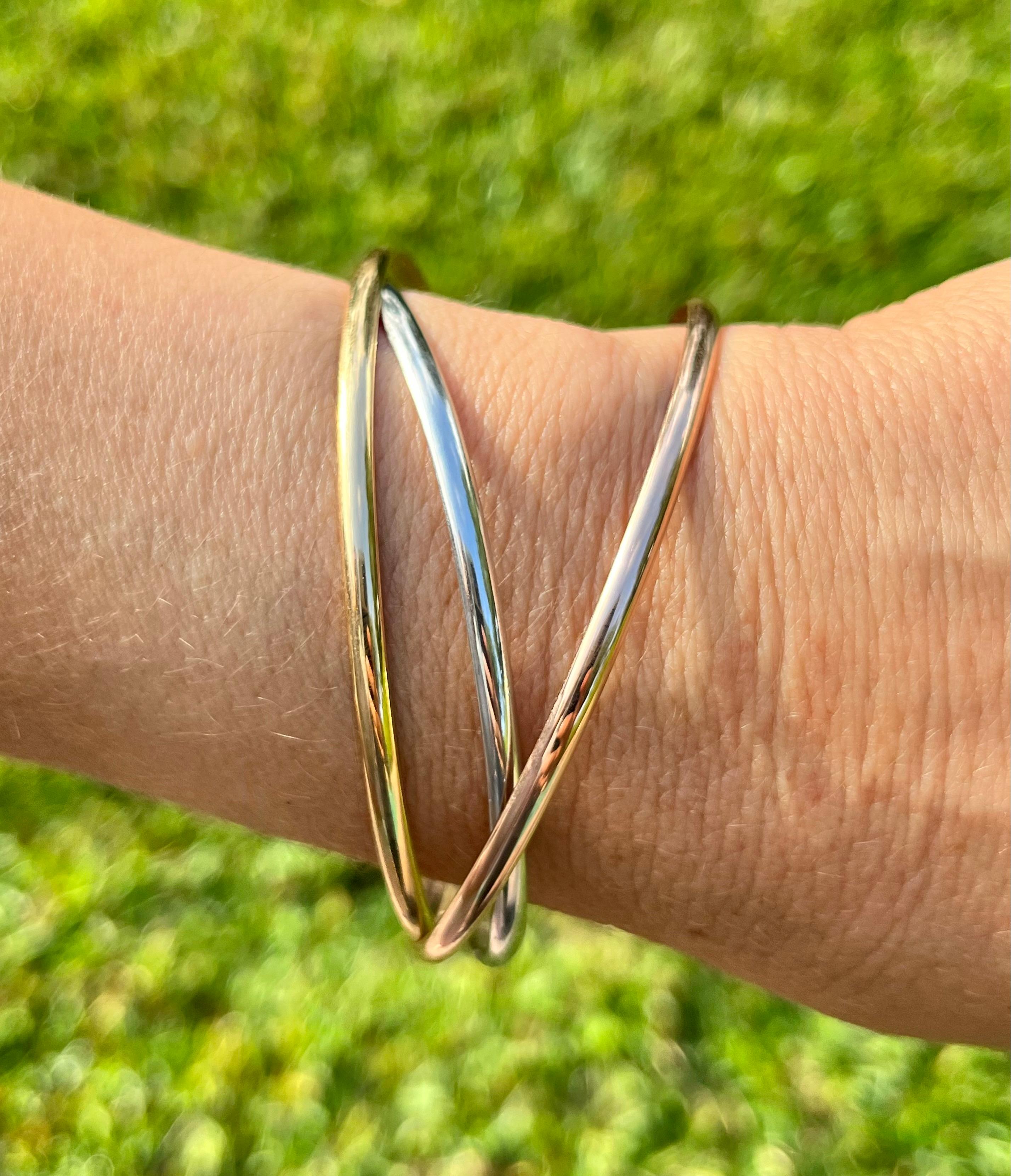 Modern 3 Piece Tri-Color Gold Bangle in 18k Solid Gold For Sale