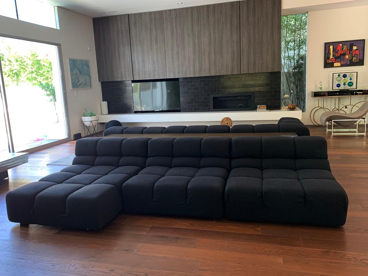 Designer: Patricia Urquiola
Typology: Sofas
Collection: B&B Italia
Year: 2005

This sectional sofa comes with 3 modular pieces that can be arranged in different ways to better maximize your space and needs.

The is one armchair, one armless