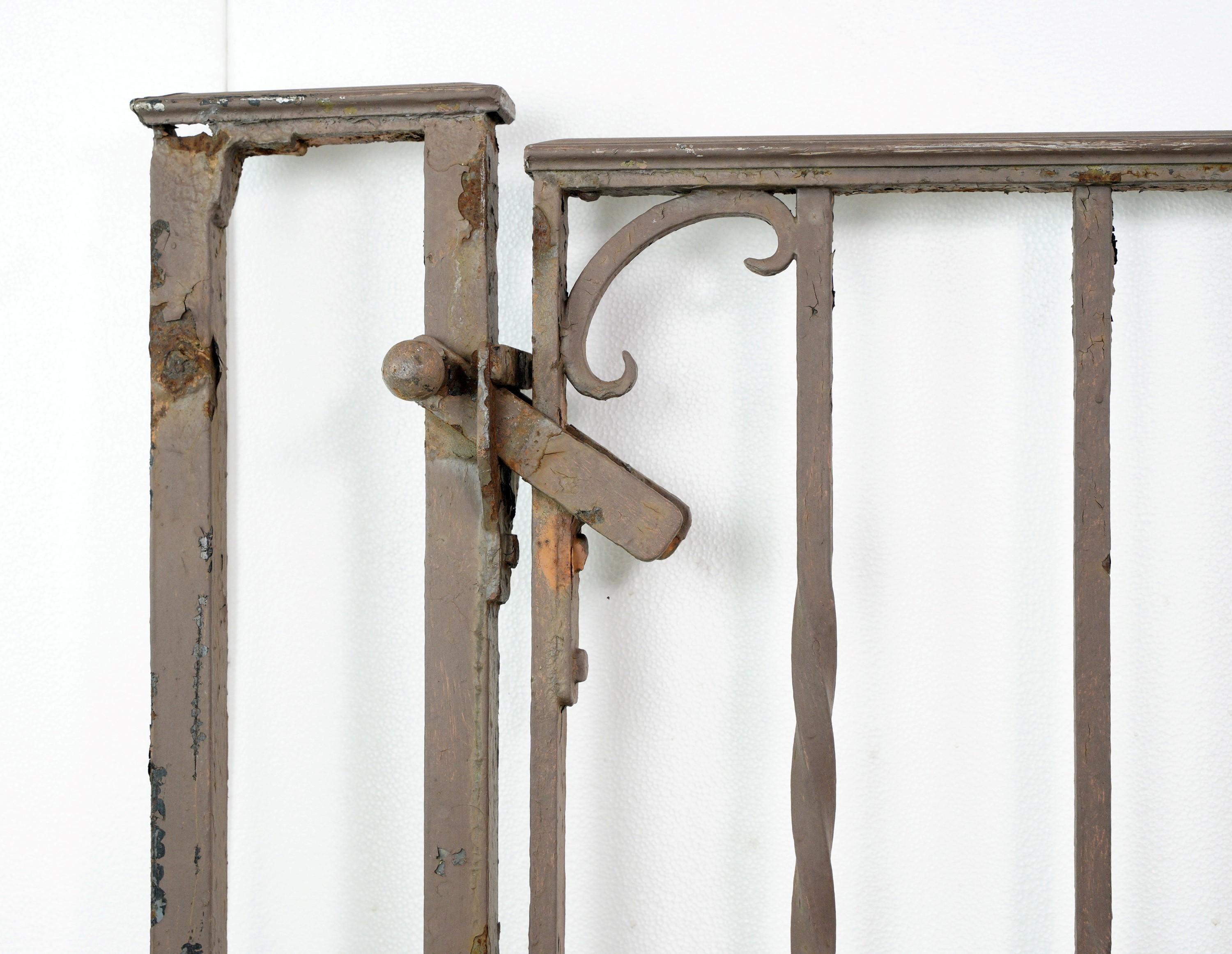 3 Piece Wrought Iron Yard Gate Set In Good Condition For Sale In New York, NY