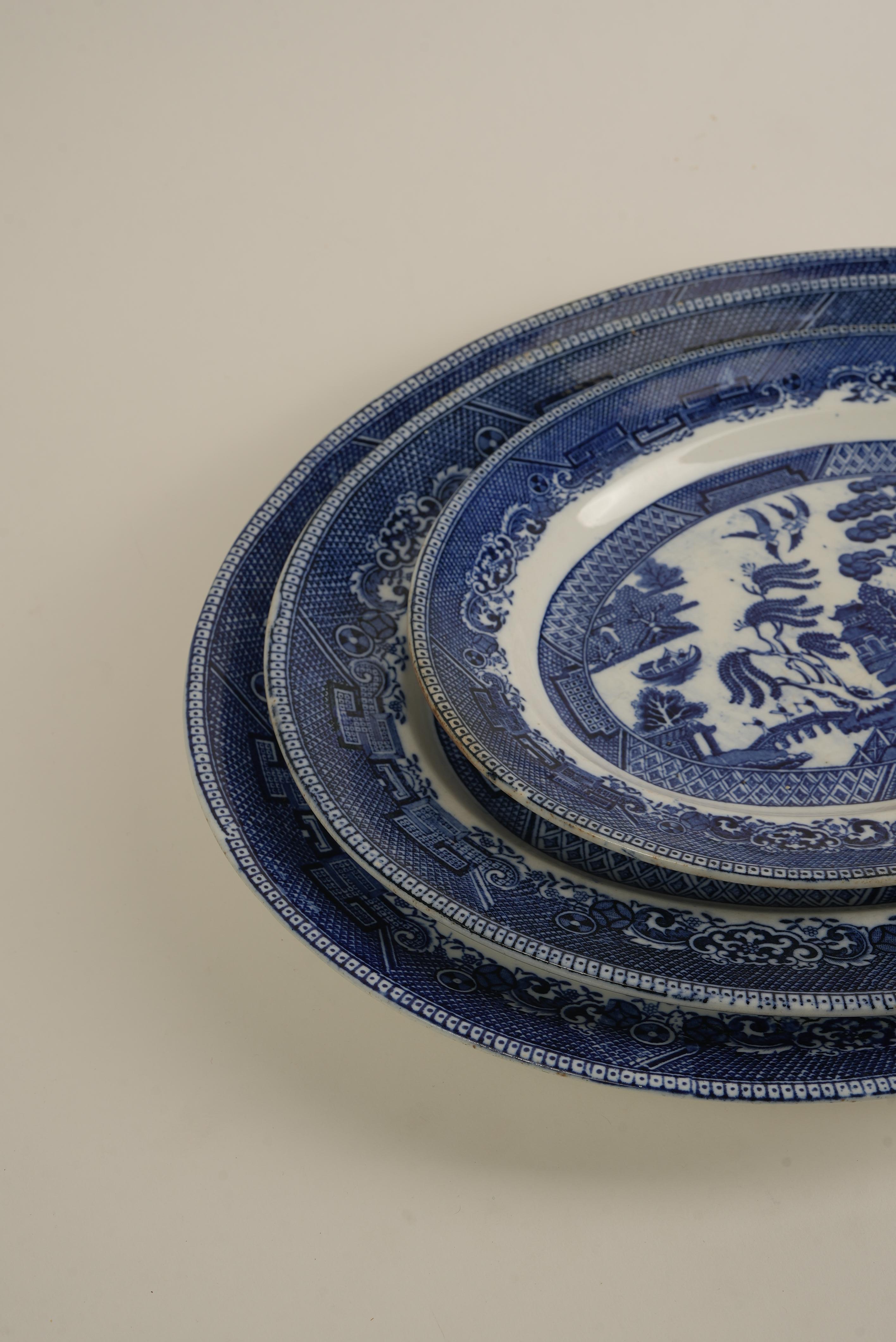 20th Century 3-Piece “Ye Olde Willow” Oval Serving Platters– Fenton, England For Sale