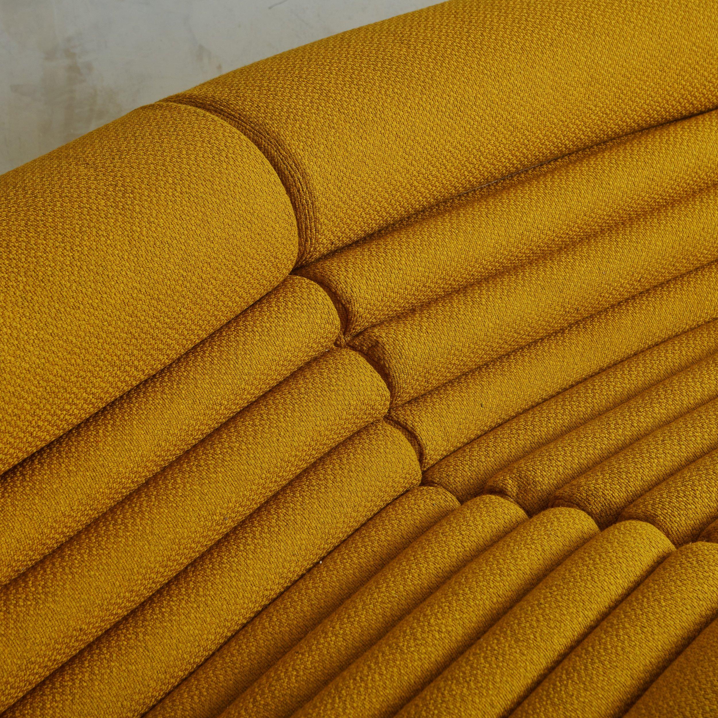 3-Piece Yellow Carrera Modular Sofa by Lomazzi, De Pas + D'urbino for BBB Italia In Good Condition For Sale In Chicago, IL