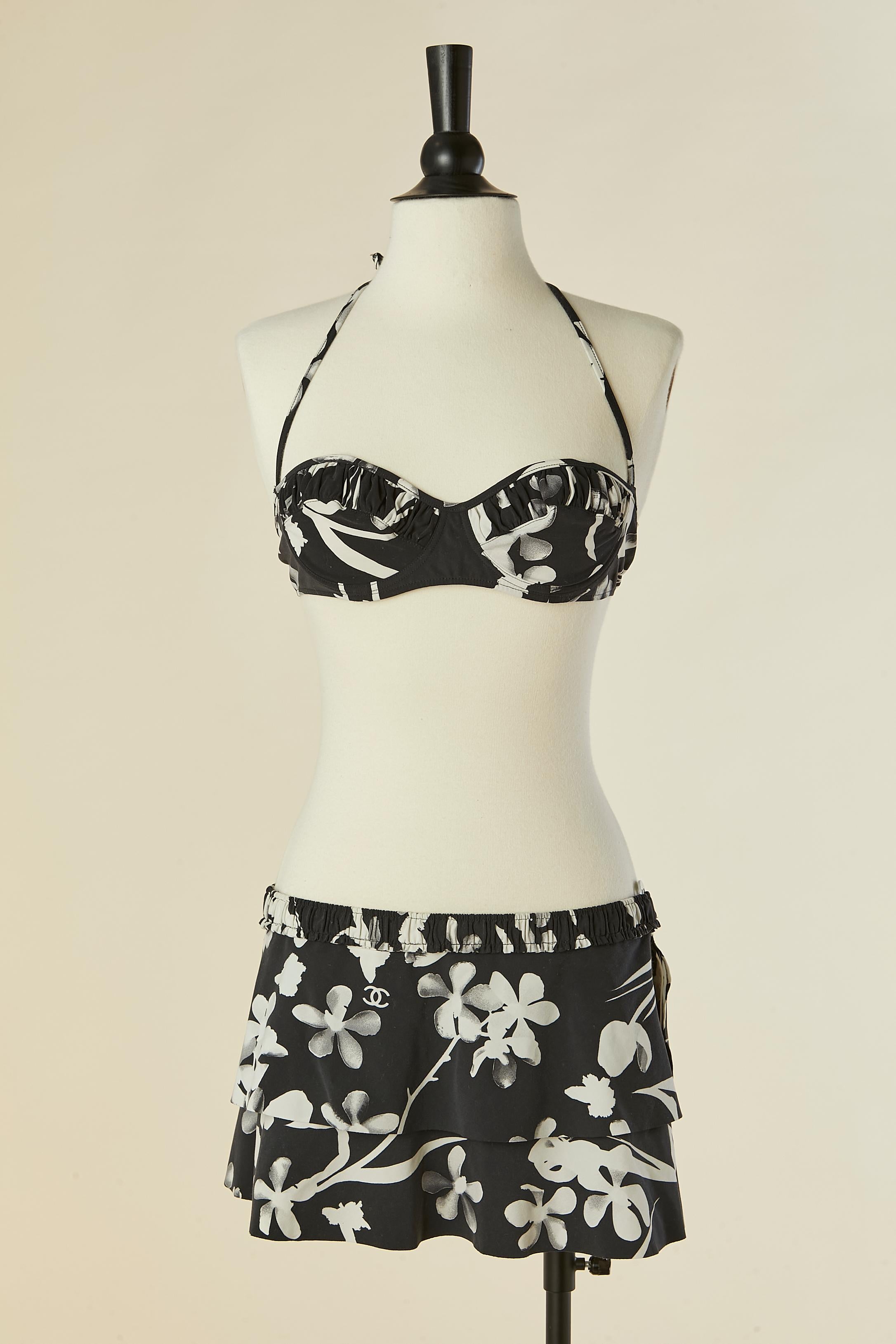 3 pieces bathing printed ensemble ( bra, mini-skirt and mini-dress) CHANEL For Sale 2