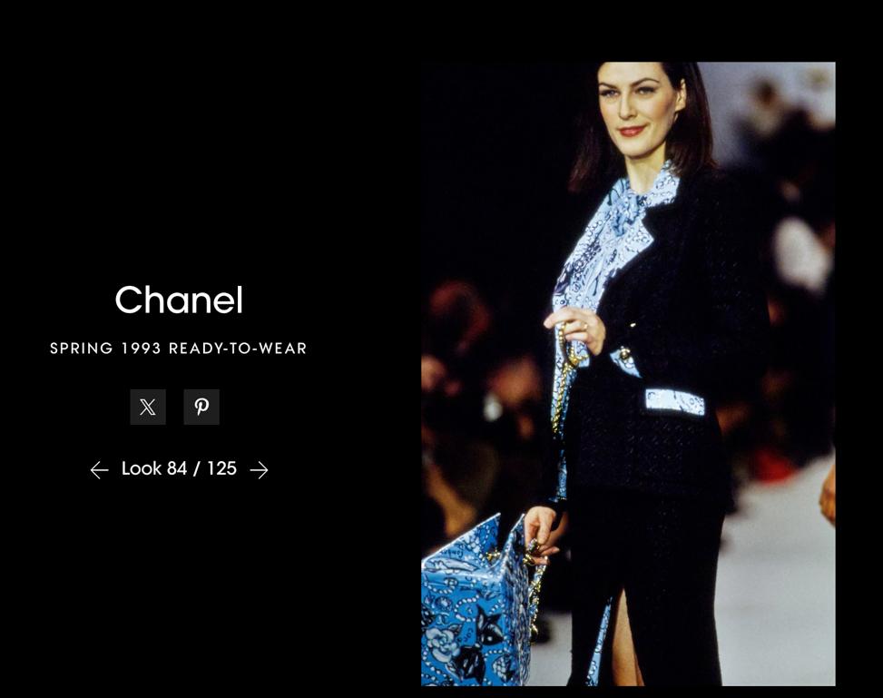 3 pieces skirt suit in navy blue wool and printed silk top SS 1993 Chanel  For Sale 8