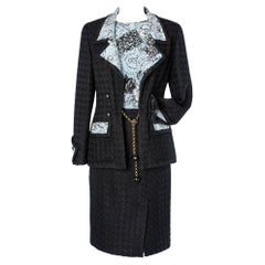 Traje de falda 3 piezas de lana azul marino y top de seda estampada SS 1993 Chanel