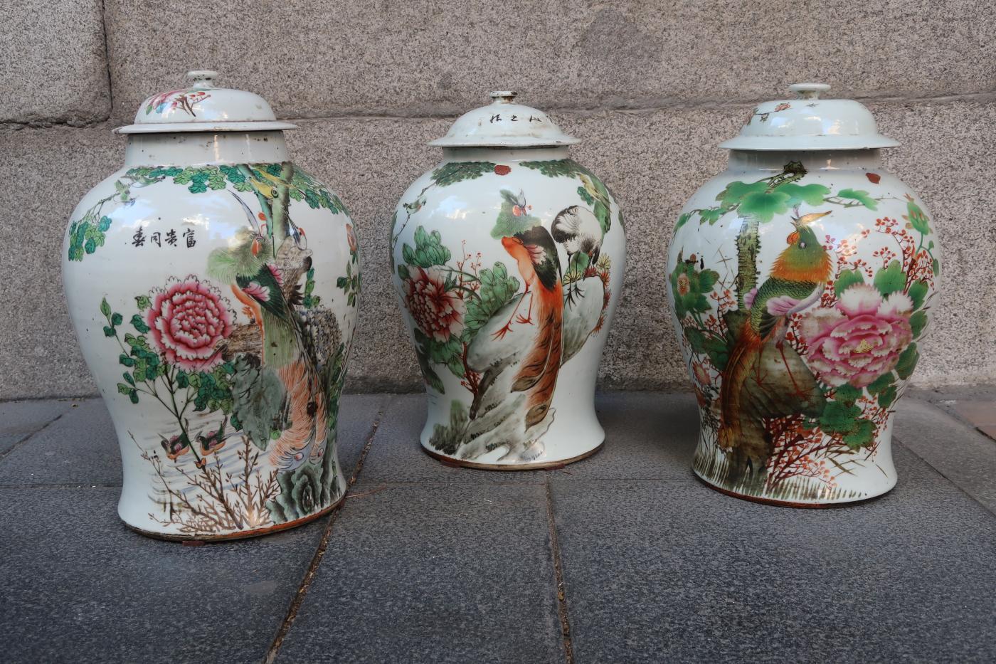 3 porcelain Chinese vases, early 20th century.