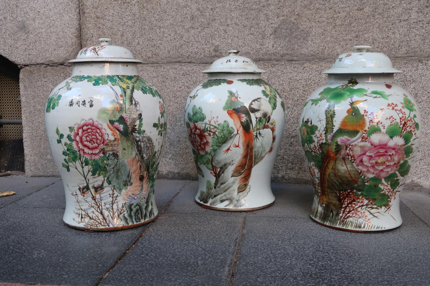 Chinese Export 3 Porcelain Chinese Vases, Early 20th Century For Sale