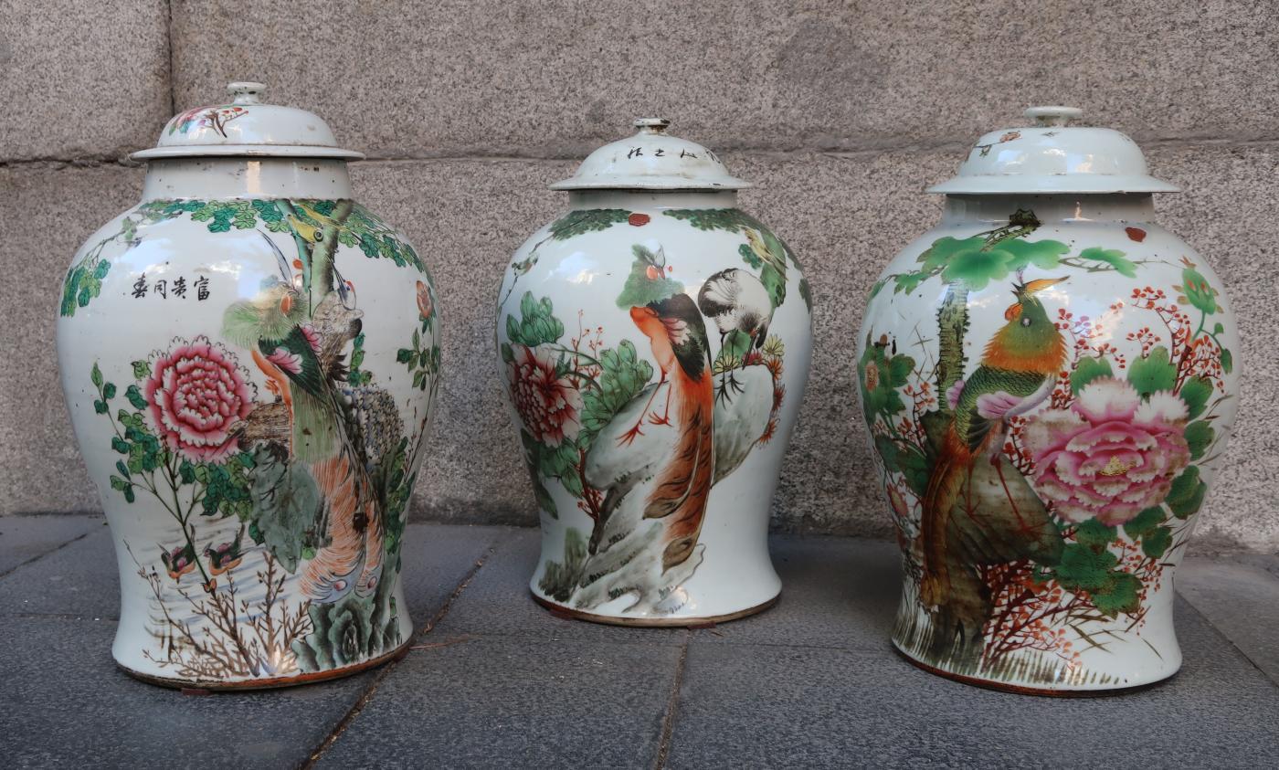 Indian 3 Porcelain Chinese Vases, Early 20th Century For Sale
