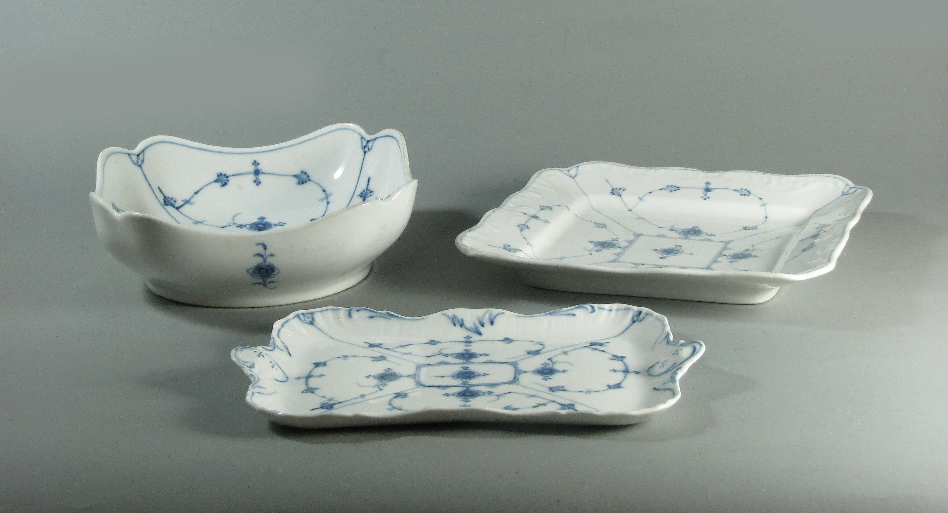 Norwegian 3 Porsgrund Serving Dishes “Bogstad Straw” Pattern Close to Royal Copenhagen For Sale