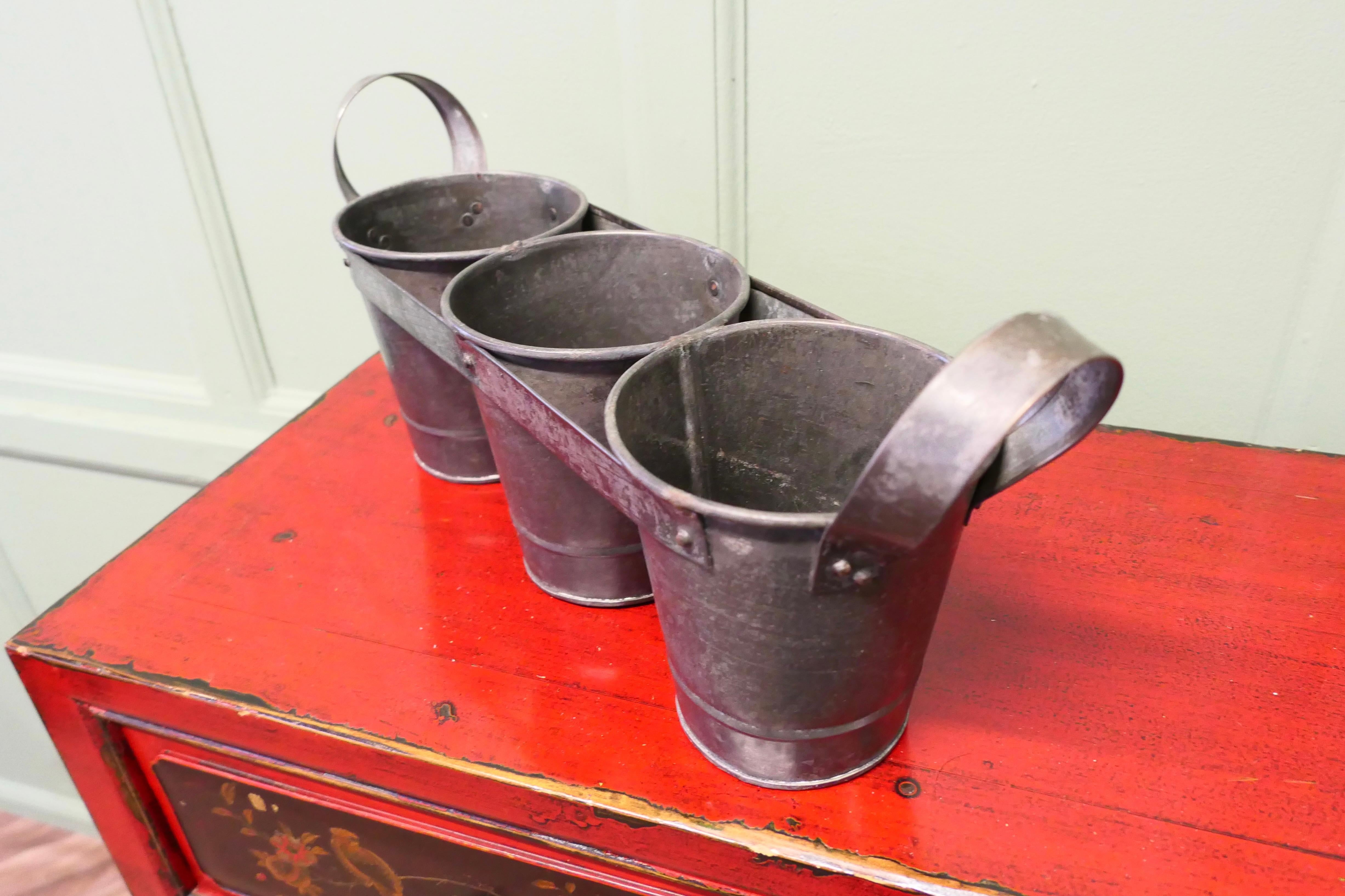 3 Pot Fresh Cut Flower Bucket Carrier  A Great little piece In Good Condition For Sale In Godshill, Isle of Wight