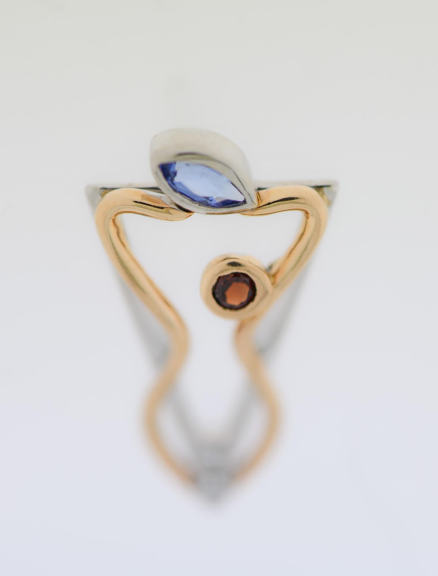 This 18k, Rose & White golden earrings are A PART OF THE SET called 