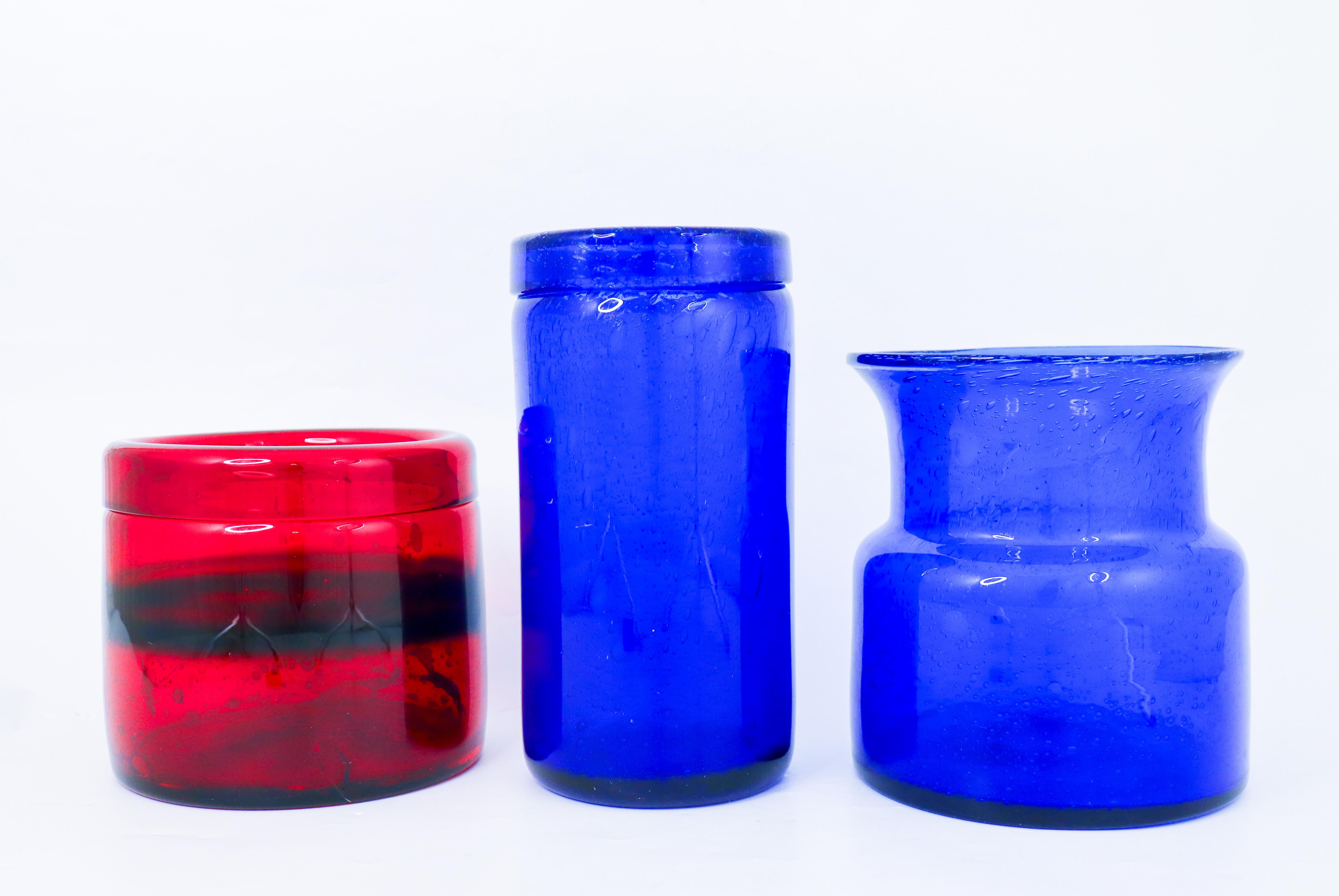 Scandinavian Modern 3 Red & Blue Glass Vases - Boda Sweden - Erik Höglund - 1960s Midcentury Modern For Sale