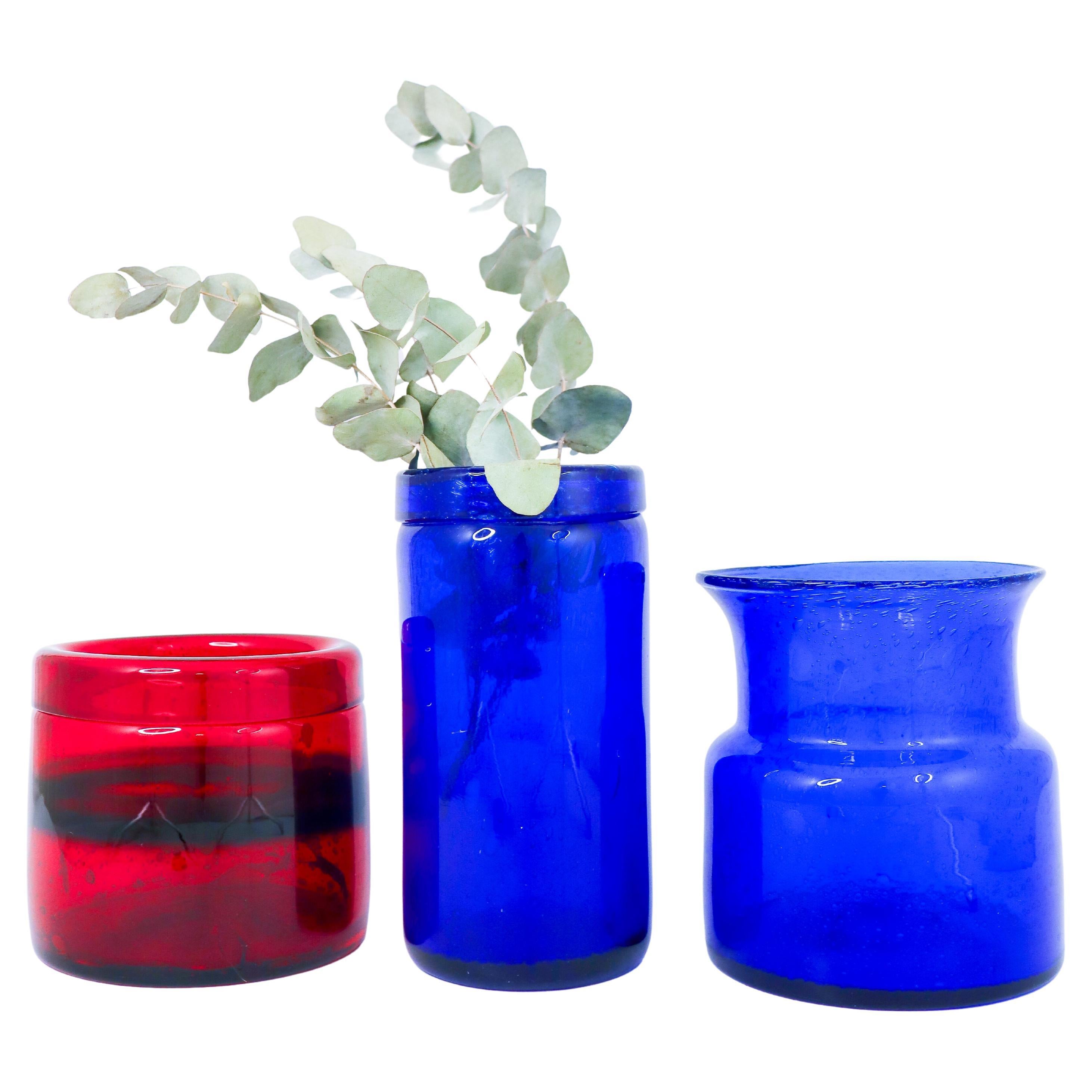3 Vases en verre rouge et bleu - Boda Suède - Erik Höglund - 1960s Midcentury Modernity en vente