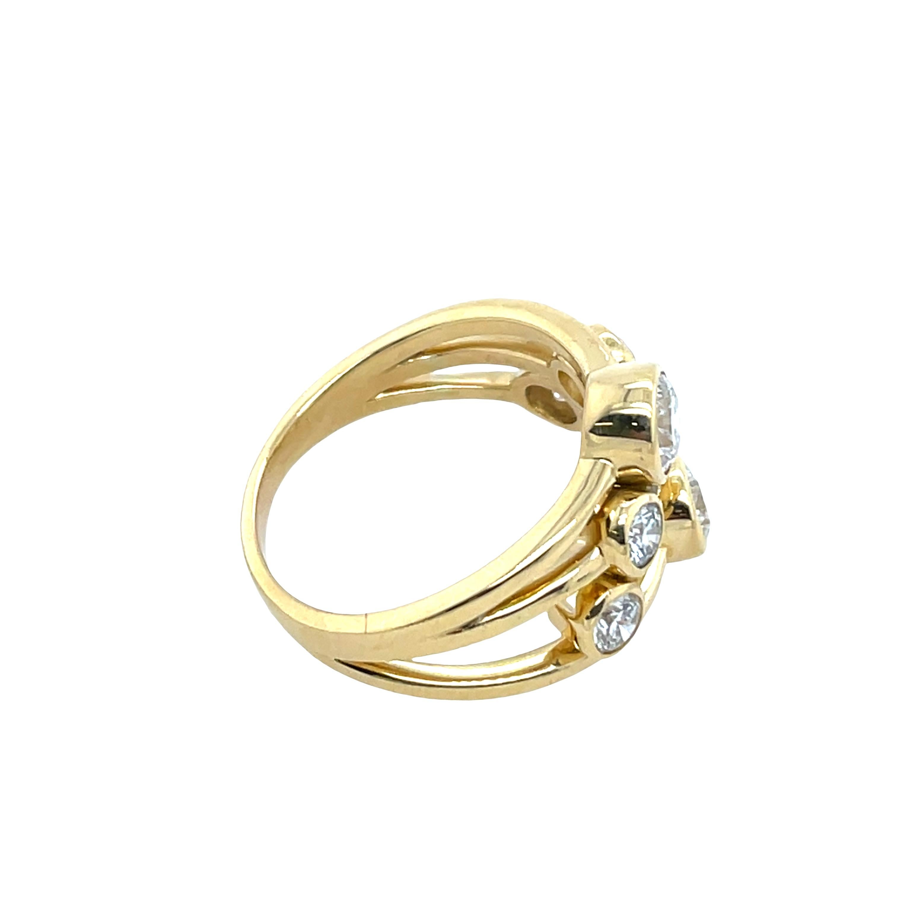 Taille ronde 3 Row Bubble Ring Set with 7 Natural Diamonds in 18ct Yellow Gold en vente