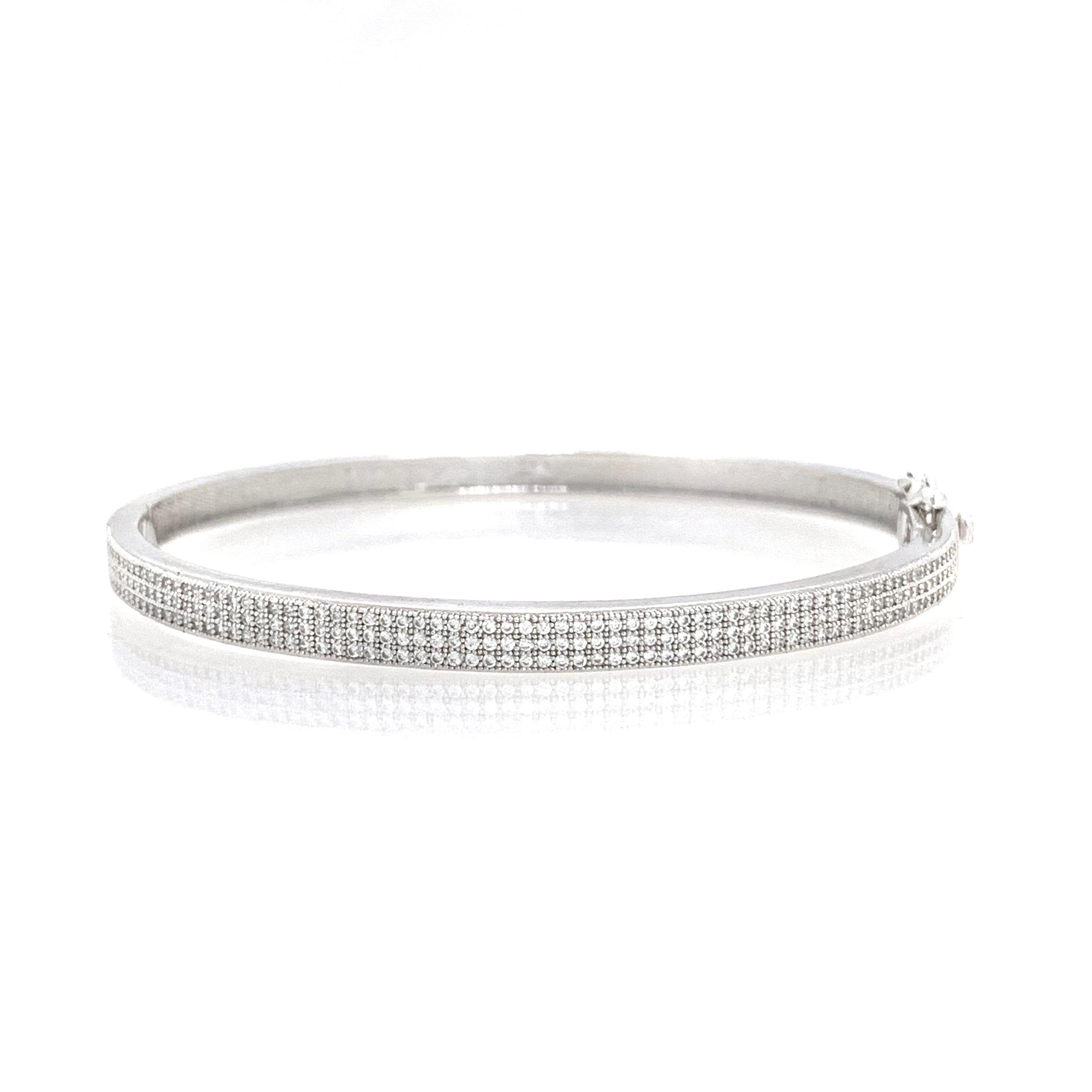 Pulsera brazalete de plata de ley con micropave de 3 filas de diamantes simulados en Nuevo estado para la venta en Los Angeles, CA