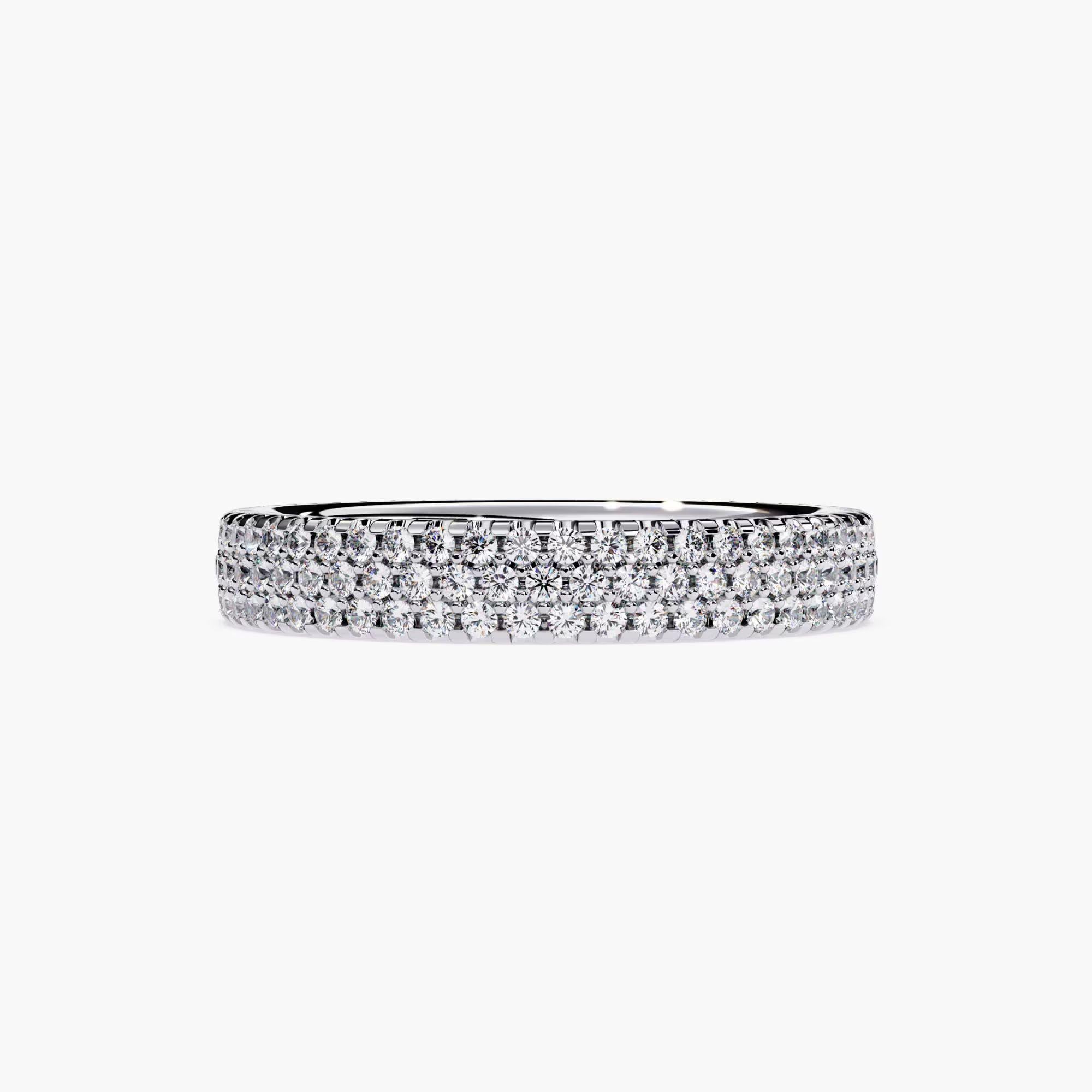 Contemporain Alliance en or 14K avec pavé de diamants naturels sur 3 rangs, bague éternité de 0,75 carat en vente