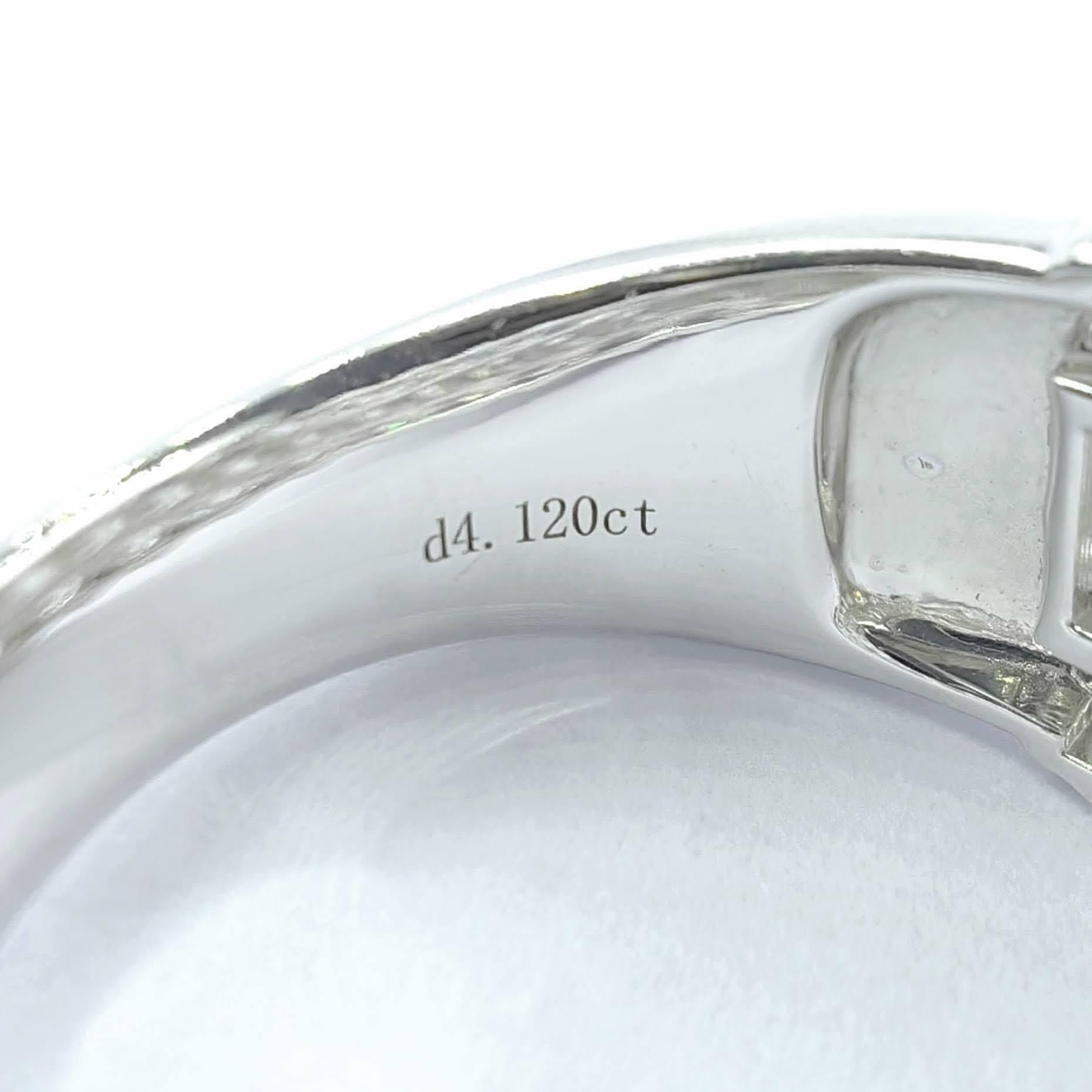 Bague d'éternité large à 3 rangées de diamants taille ronde et baguette en or blanc 18 carats en vente 1
