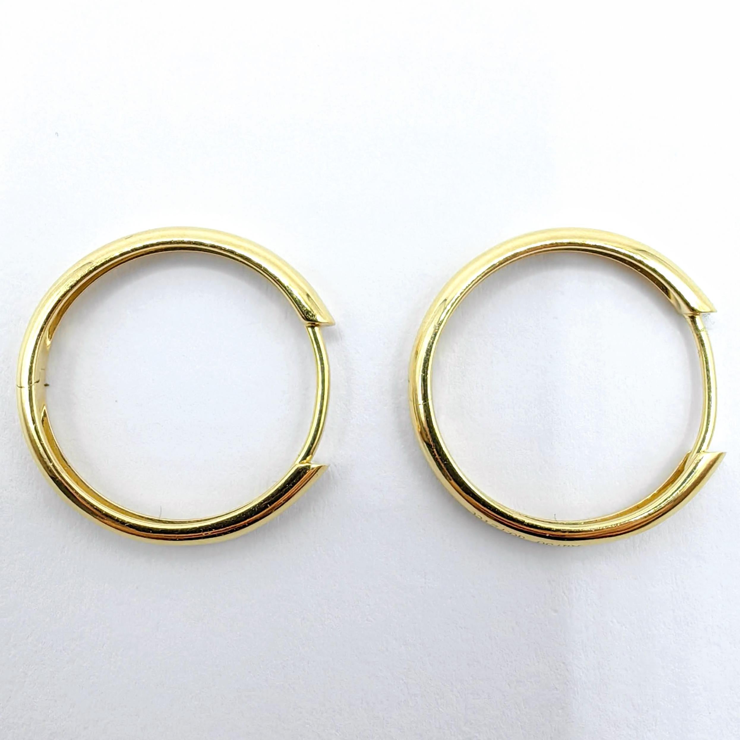 Boucles d'oreilles pendantes circulaires en or jaune 18 carats avec 3 rangs de diamants ronds taillés en brillant et pavés en vente 9