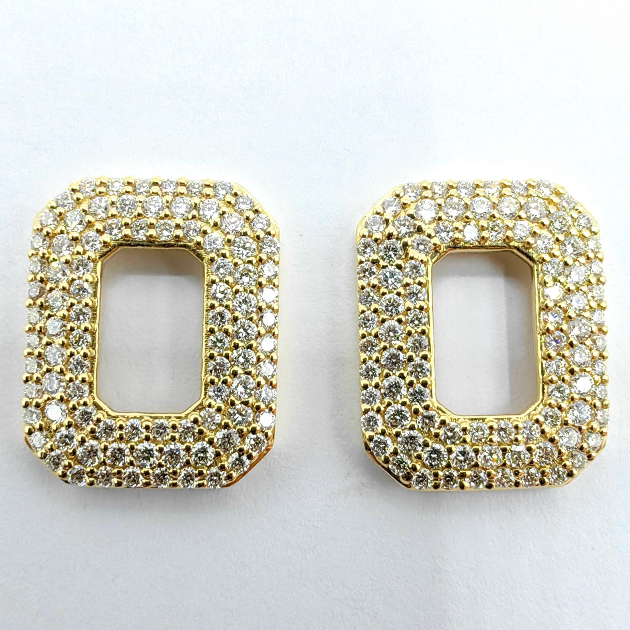 Boucles d'oreilles pendantes en or jaune 18 carats avec pavé de diamants octogonaux à 3 rangs de diamants ronds taillés en brillant en vente 3