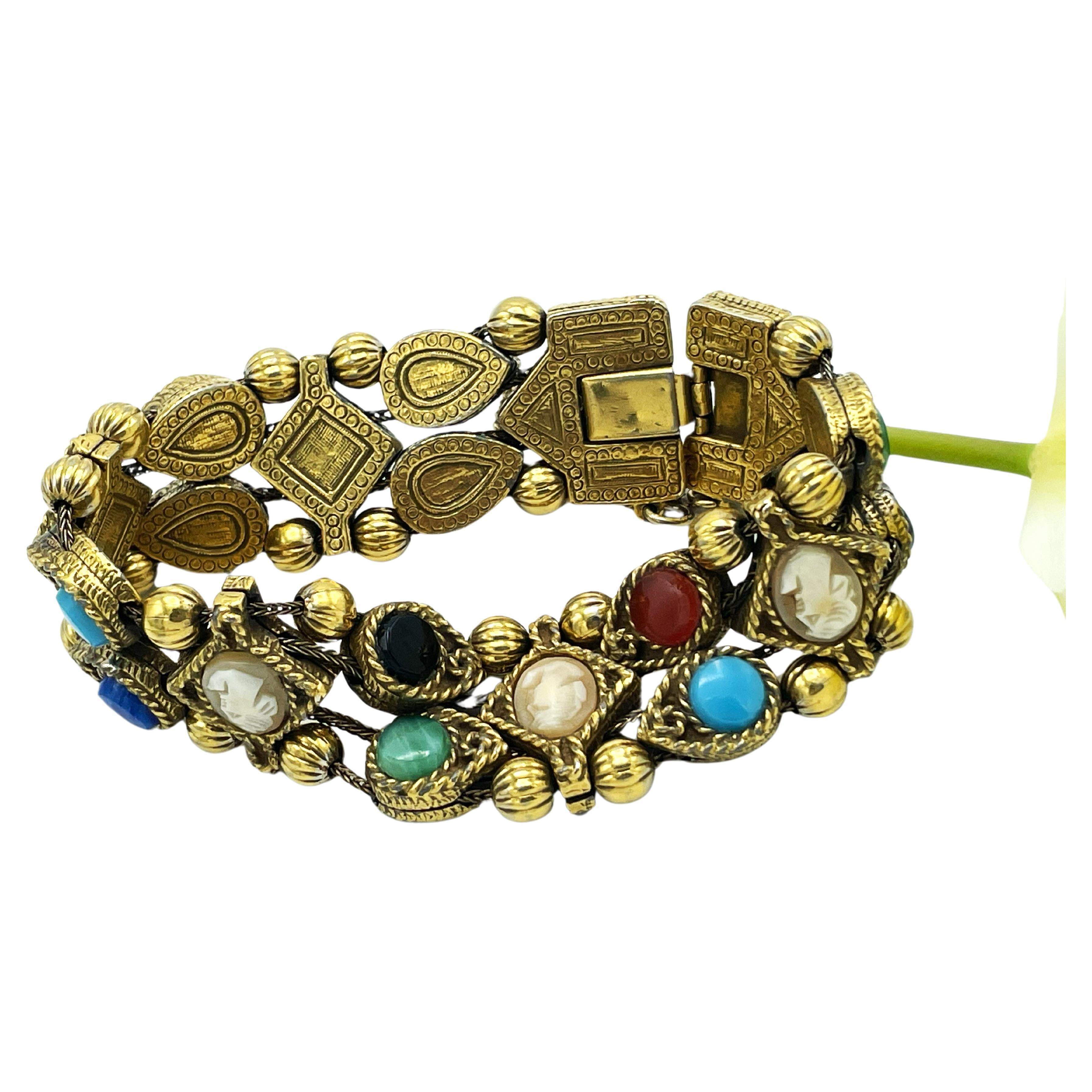  Bracelet mobile 3 rangées de pierres précieuses et de pierres de verre colorées, plaqué or  en vente