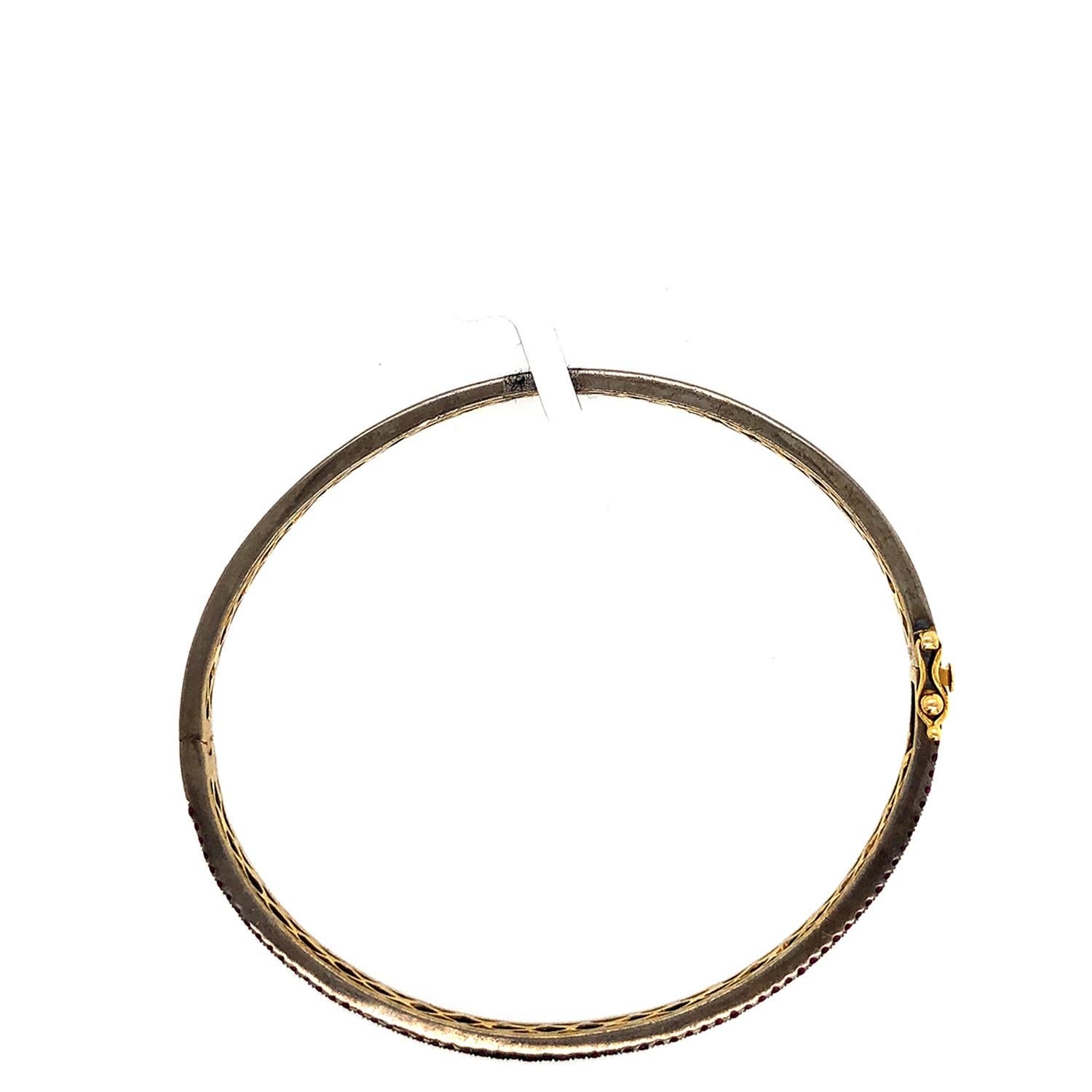Taglio misto Bangle con rubino a 3 file in oro e argento 18 carati in vendita