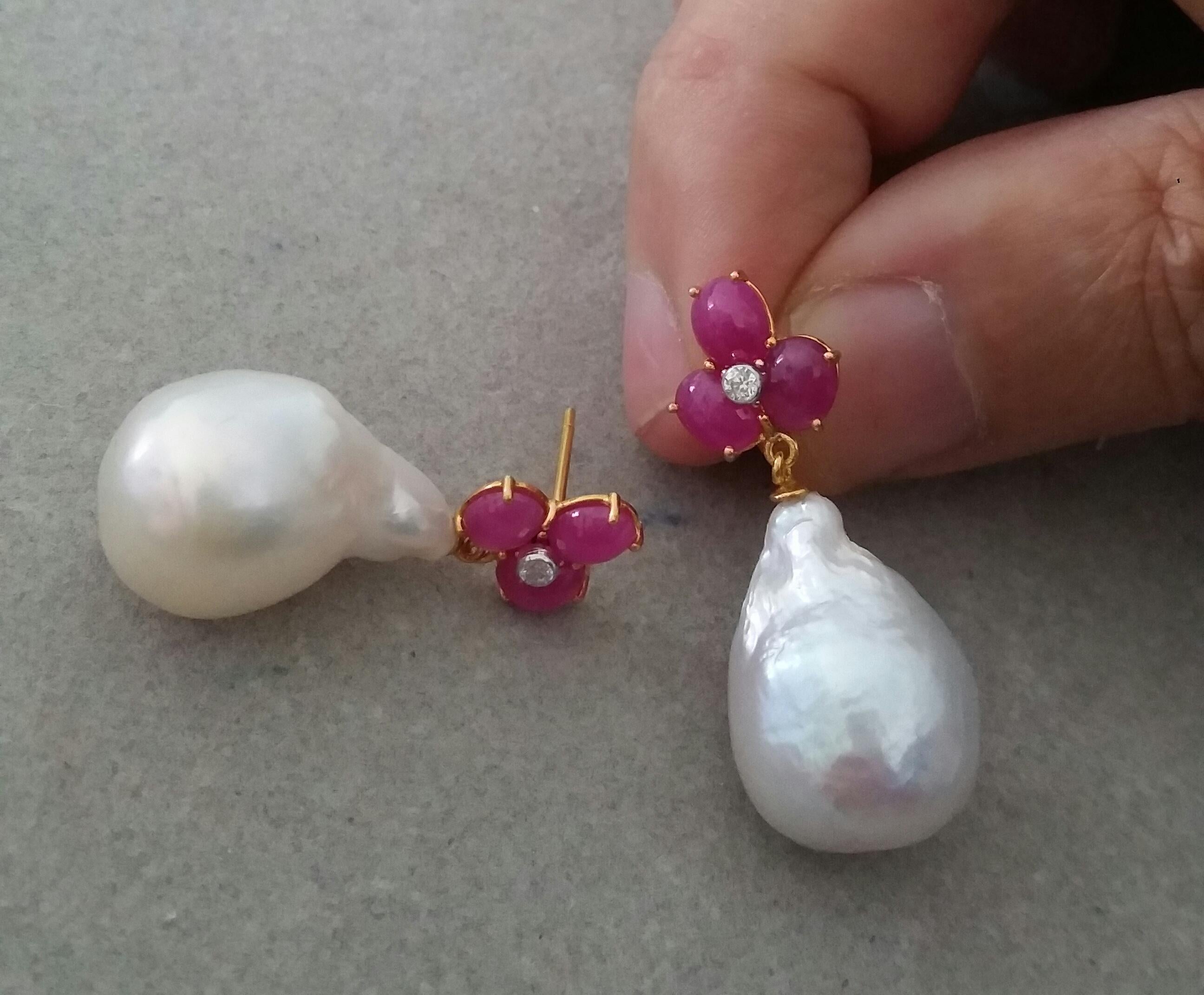 3 Ruby Oval Cabs Gold Diamonds White Pear Shape Baroque Pearls Earrings In Good Condition In Bangkok, TH