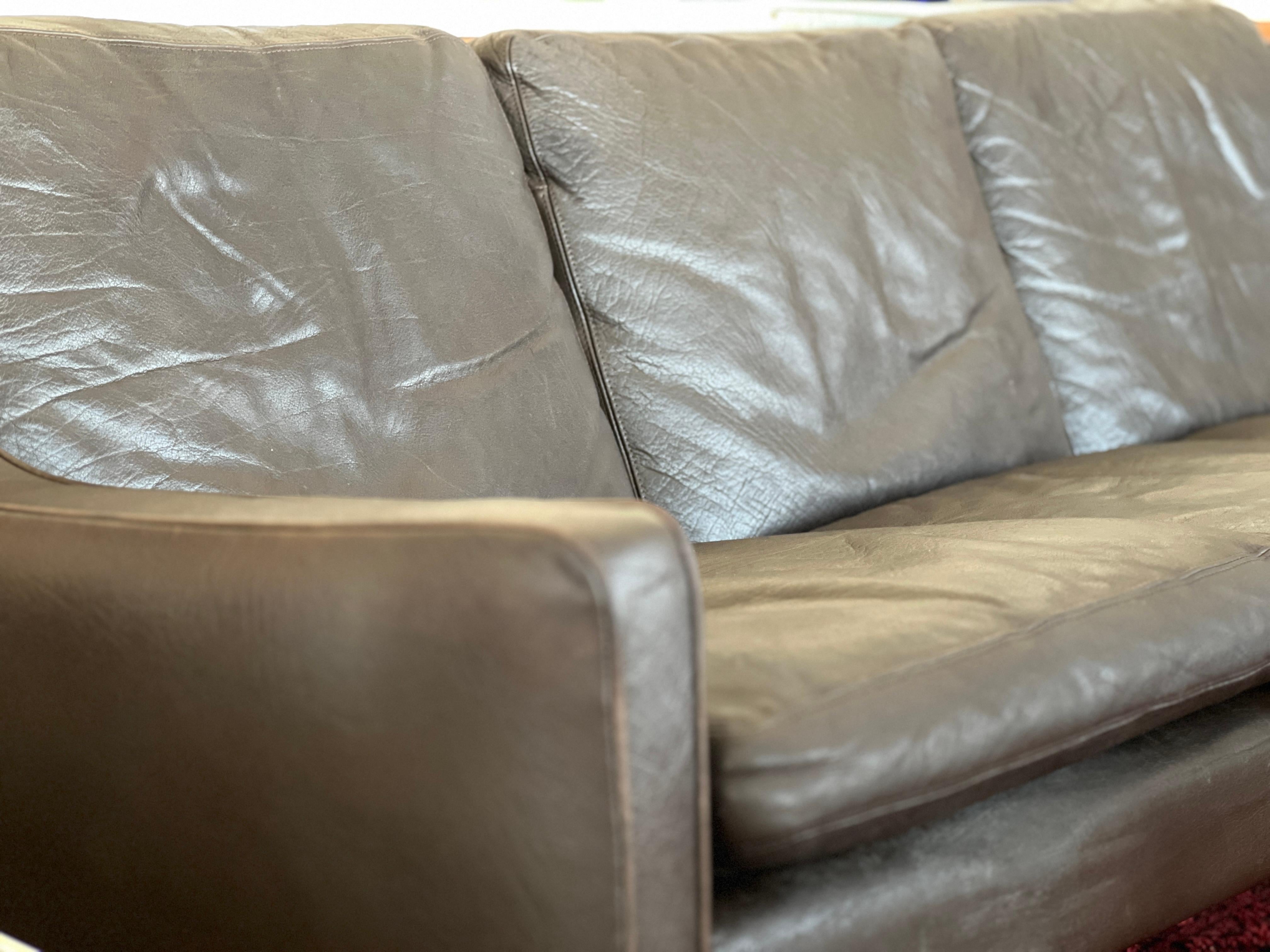 Scandinavian Modern 3 Seat Leather Sofa, Mod 965 by Fredrik A. Kayser for Vatne Møbler, Norway, 1960 For Sale