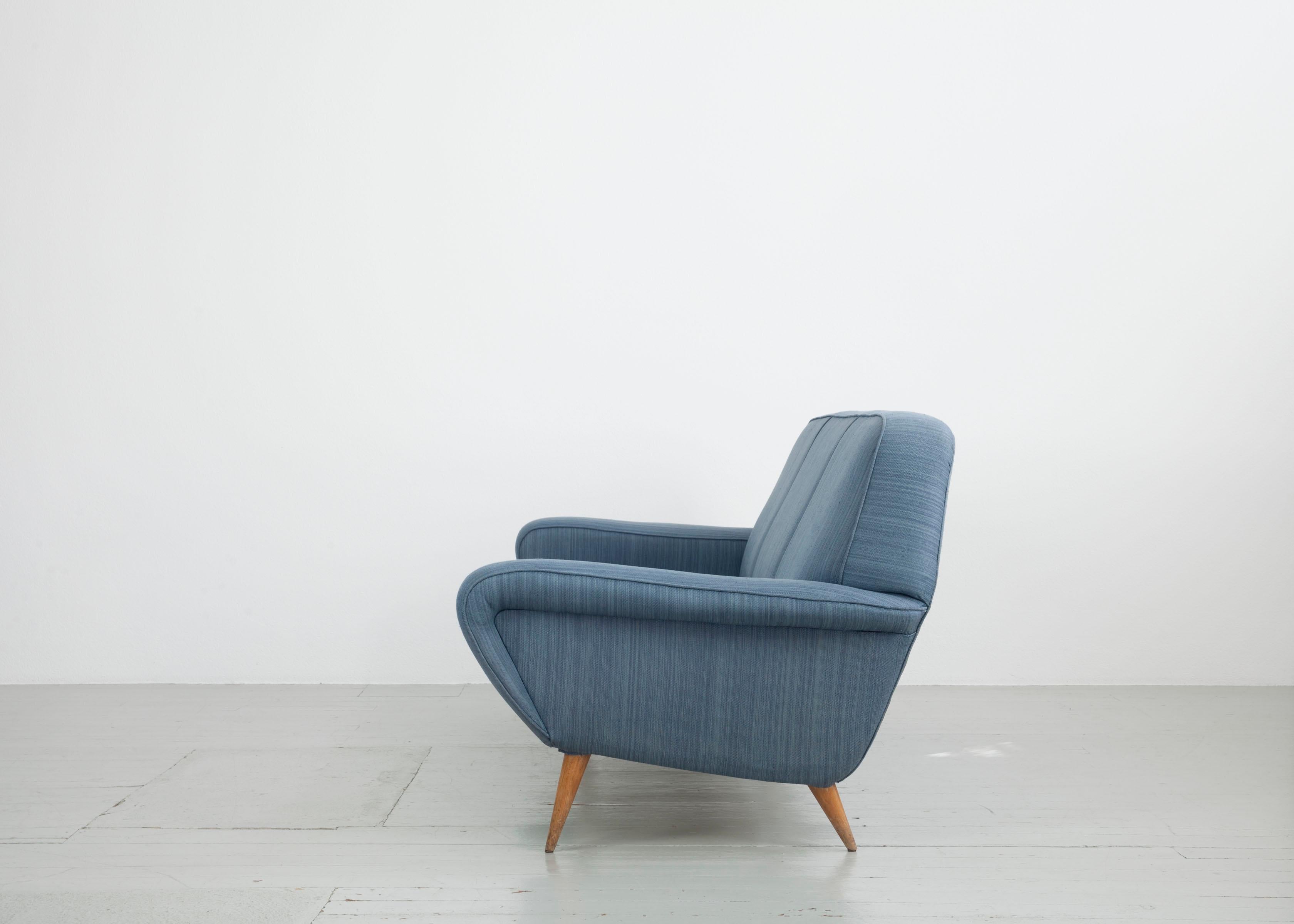 3-Sitz-Sofa Modell „830“ im Design Gianfranco Frattini, Cassina, 1950er Jahre im Angebot 3