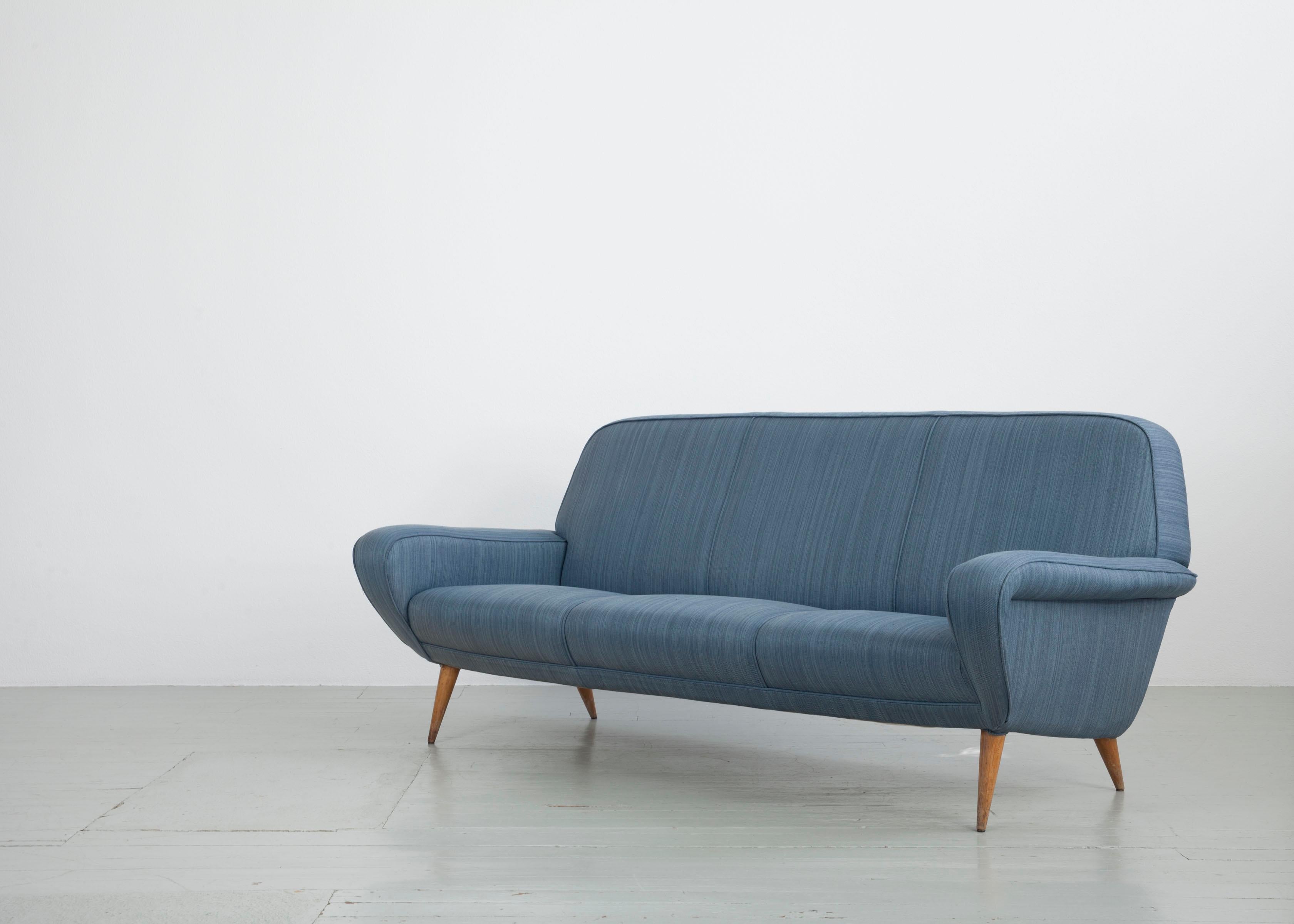 3-Sitz-Sofa Modell „830“ im Design Gianfranco Frattini, Cassina, 1950er Jahre im Angebot 4