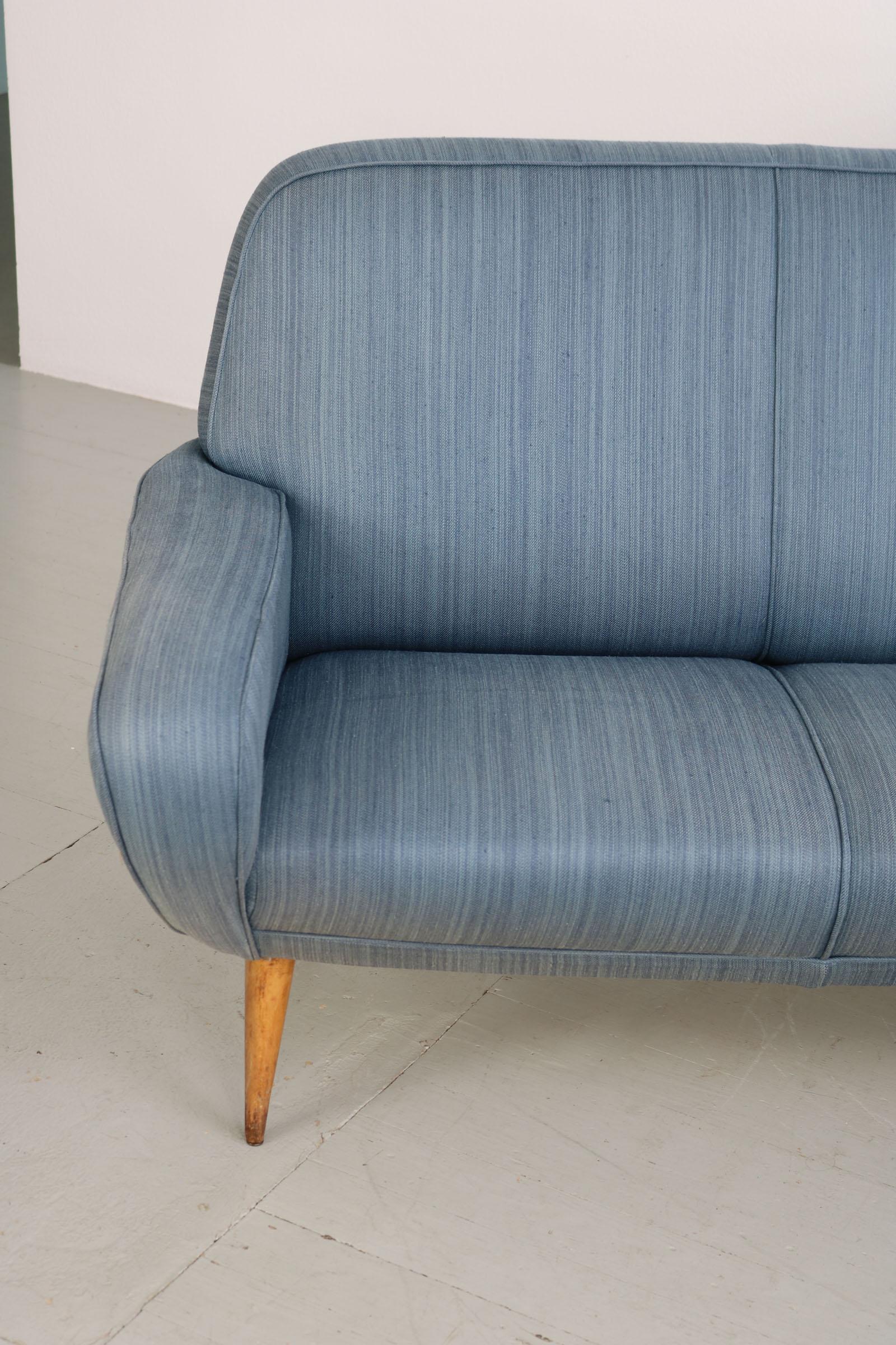 3-Sitz-Sofa Modell „830“ im Design Gianfranco Frattini, Cassina, 1950er Jahre im Angebot 7