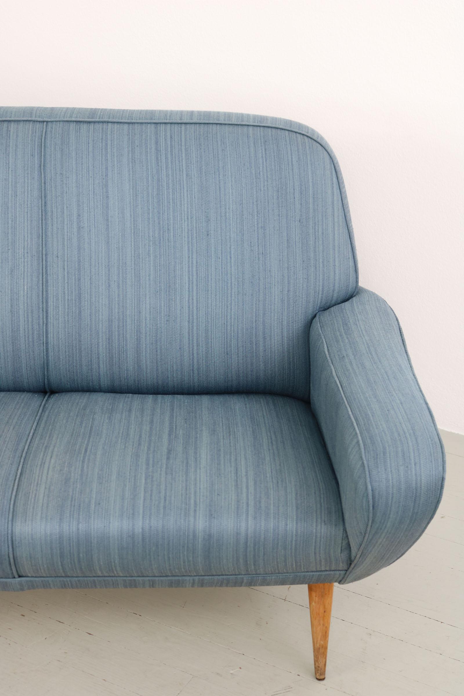 3-Sitz-Sofa Modell „830“ im Design Gianfranco Frattini, Cassina, 1950er Jahre im Angebot 9